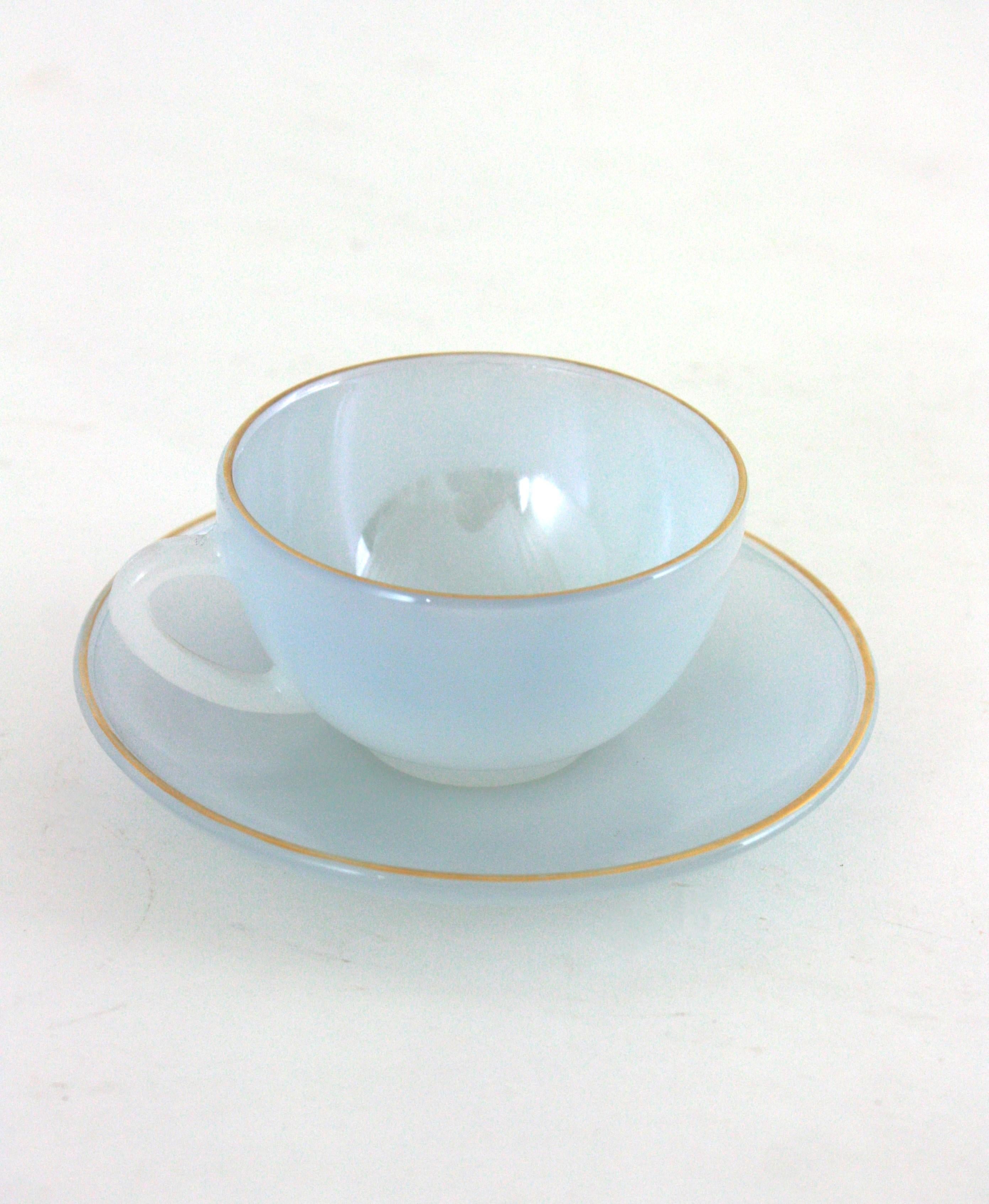 Vintage Opalescent Pastellfarben Kaffee / Tee-Set für acht mit Goldrändern (Moderne der Mitte des Jahrhunderts) im Angebot