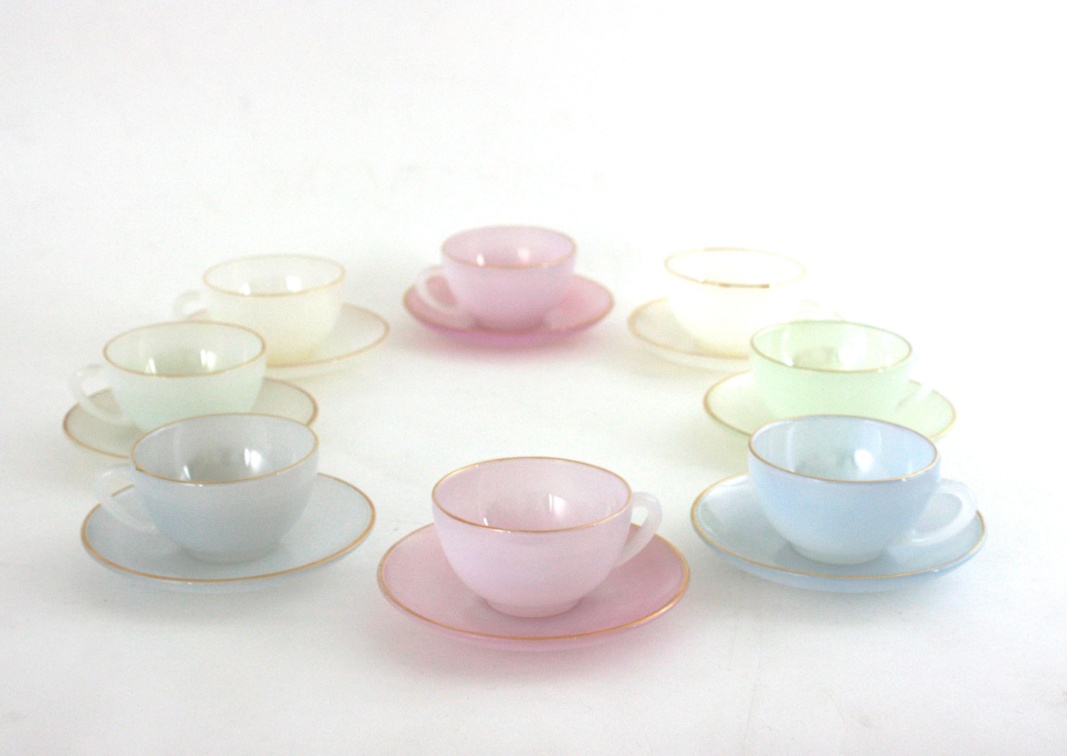 Vintage Opalescent Pastellfarben Kaffee / Tee-Set für acht mit Goldrändern im Zustand „Gut“ im Angebot in Barcelona, ES
