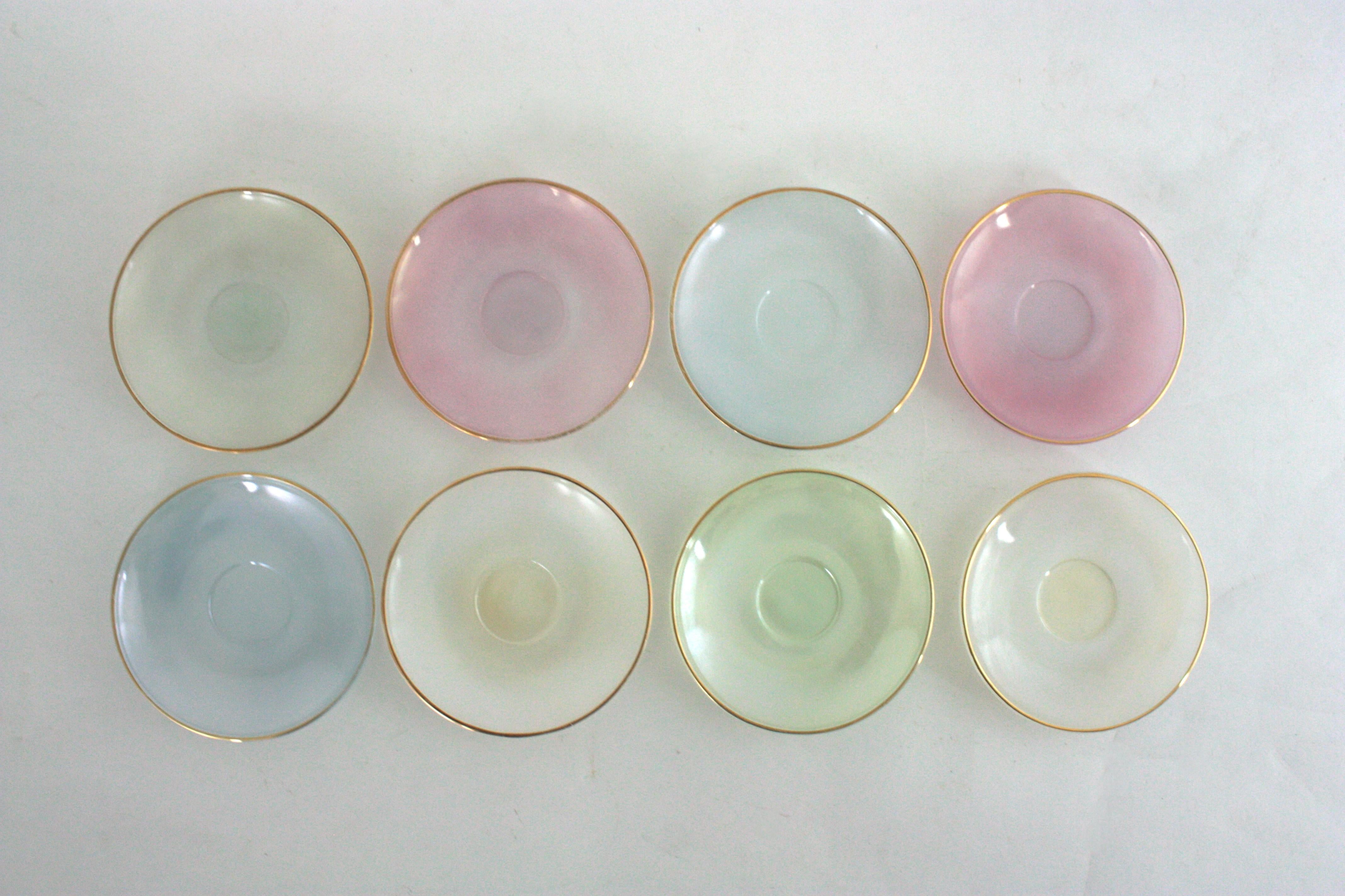 Vintage Opalescent Pastellfarben Kaffee / Tee-Set für acht mit Goldrändern im Angebot 1