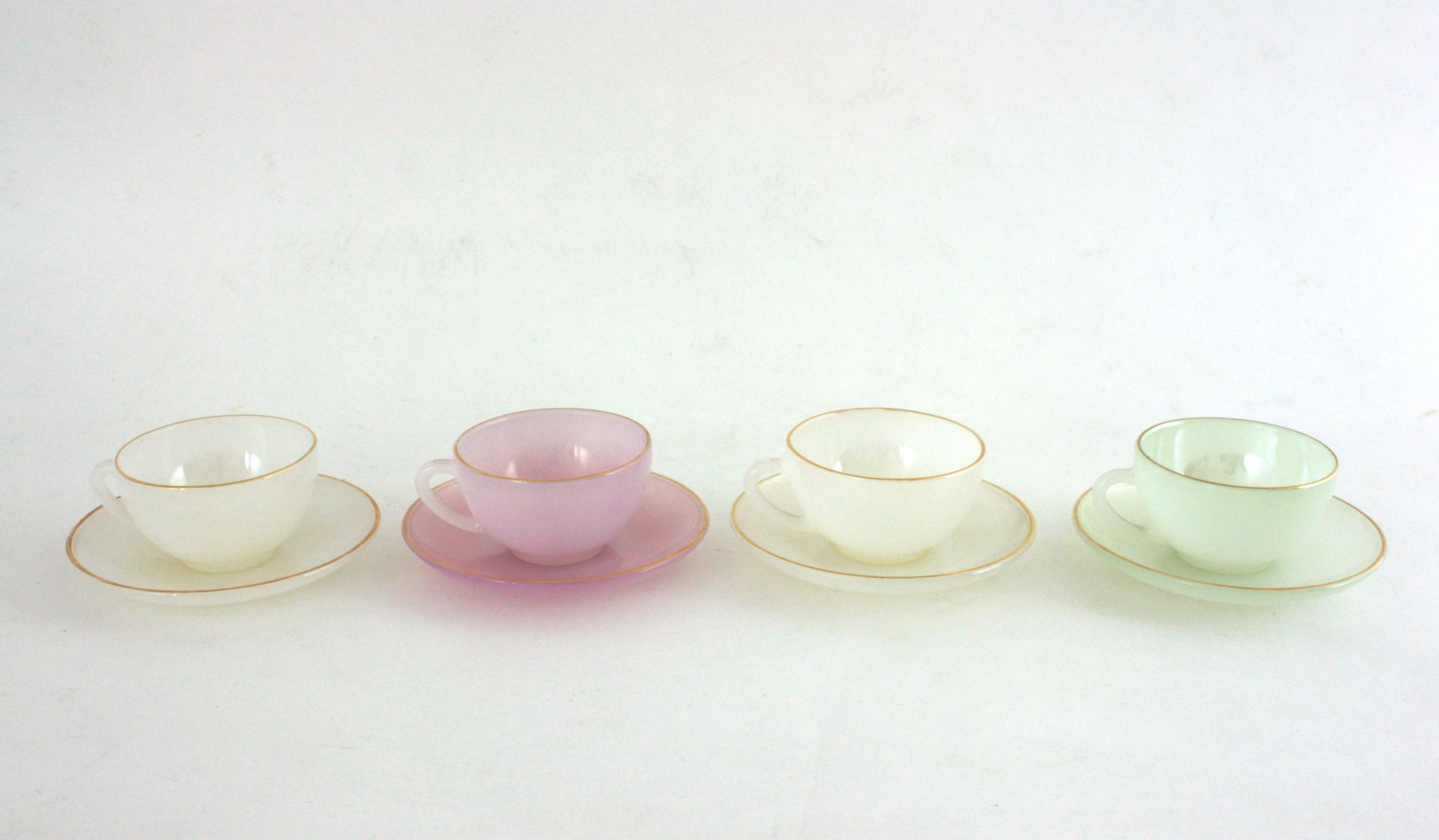 Vintage Opalescent Pastellfarben Kaffee / Tee-Set für acht mit Goldrändern im Angebot 2