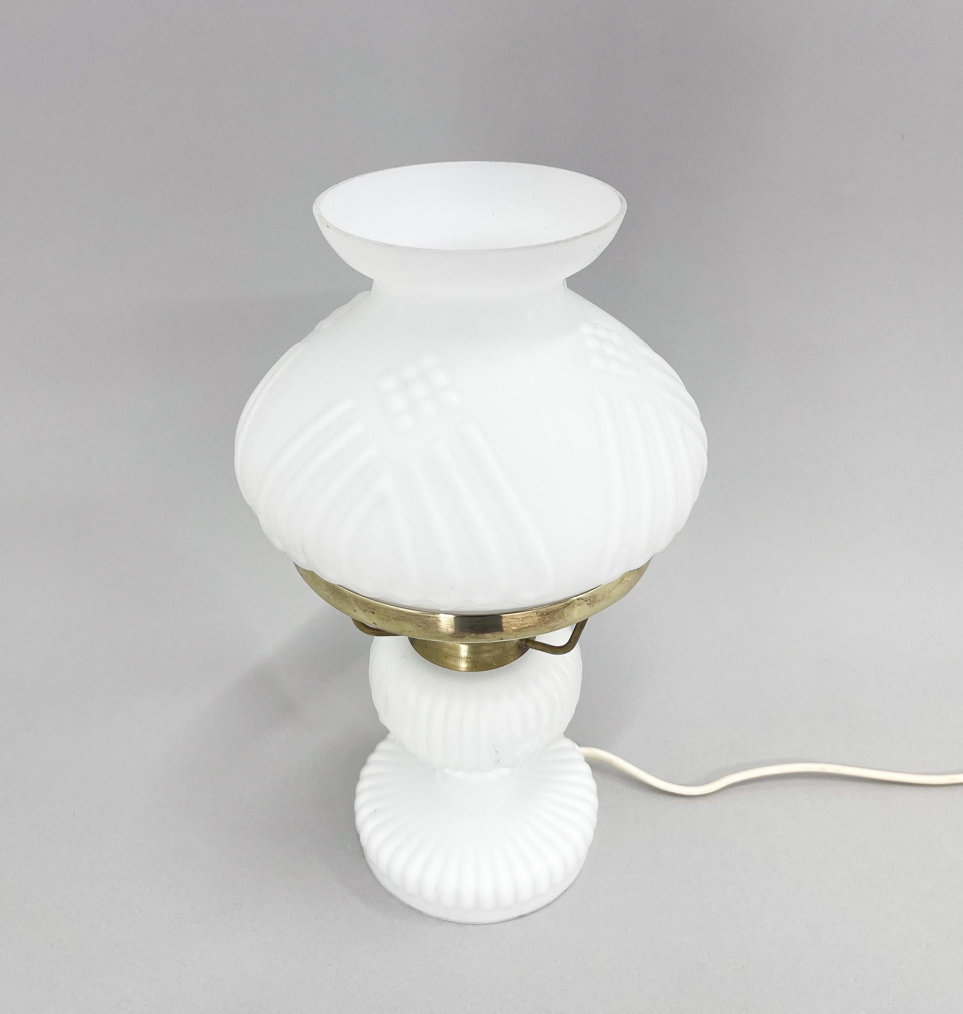 Vintage Opaline Glass & Brass Table Lamp For Sale 1