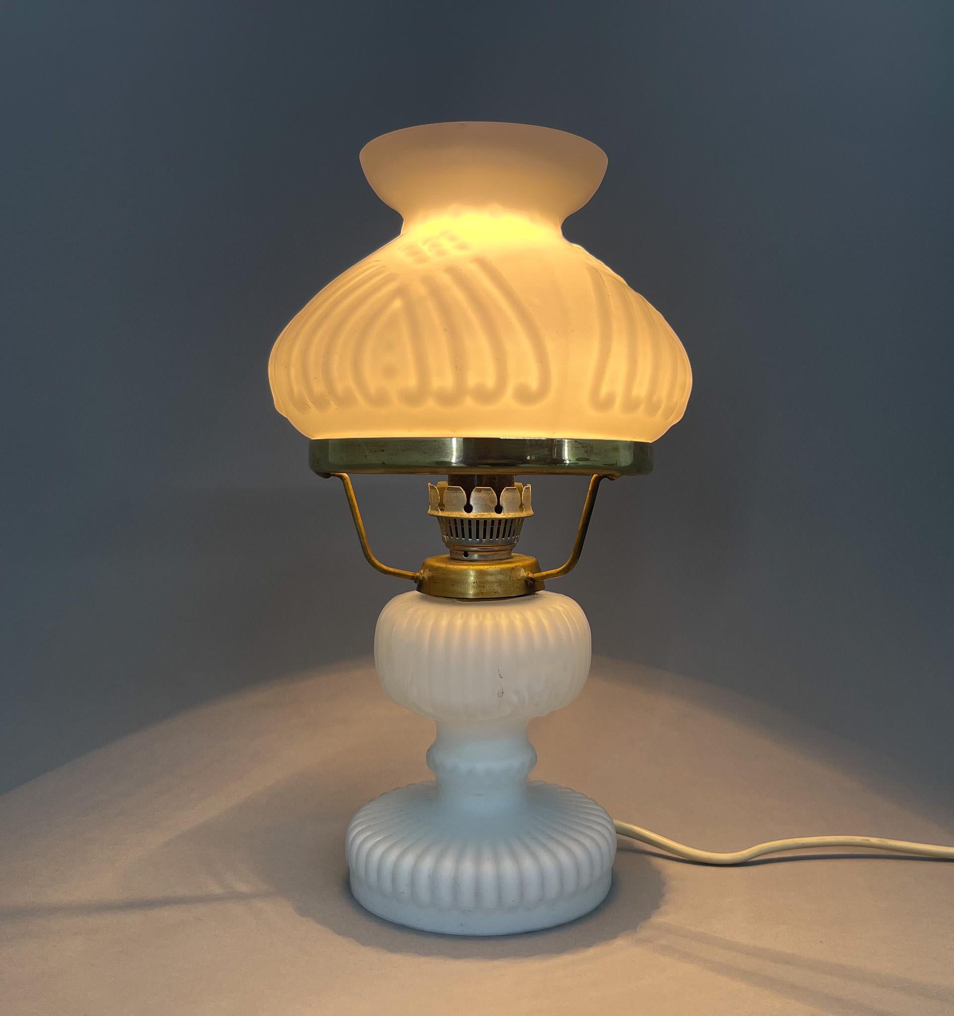 Vintage Opaline Glass & Brass Table Lamp For Sale 2