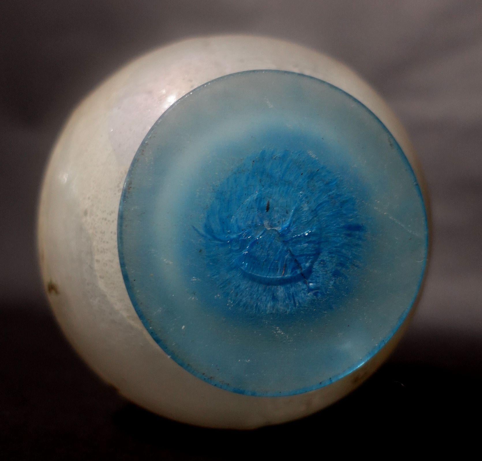 Undurchsichtiger blauer Kunstglaskrug, Italien im Angebot 6