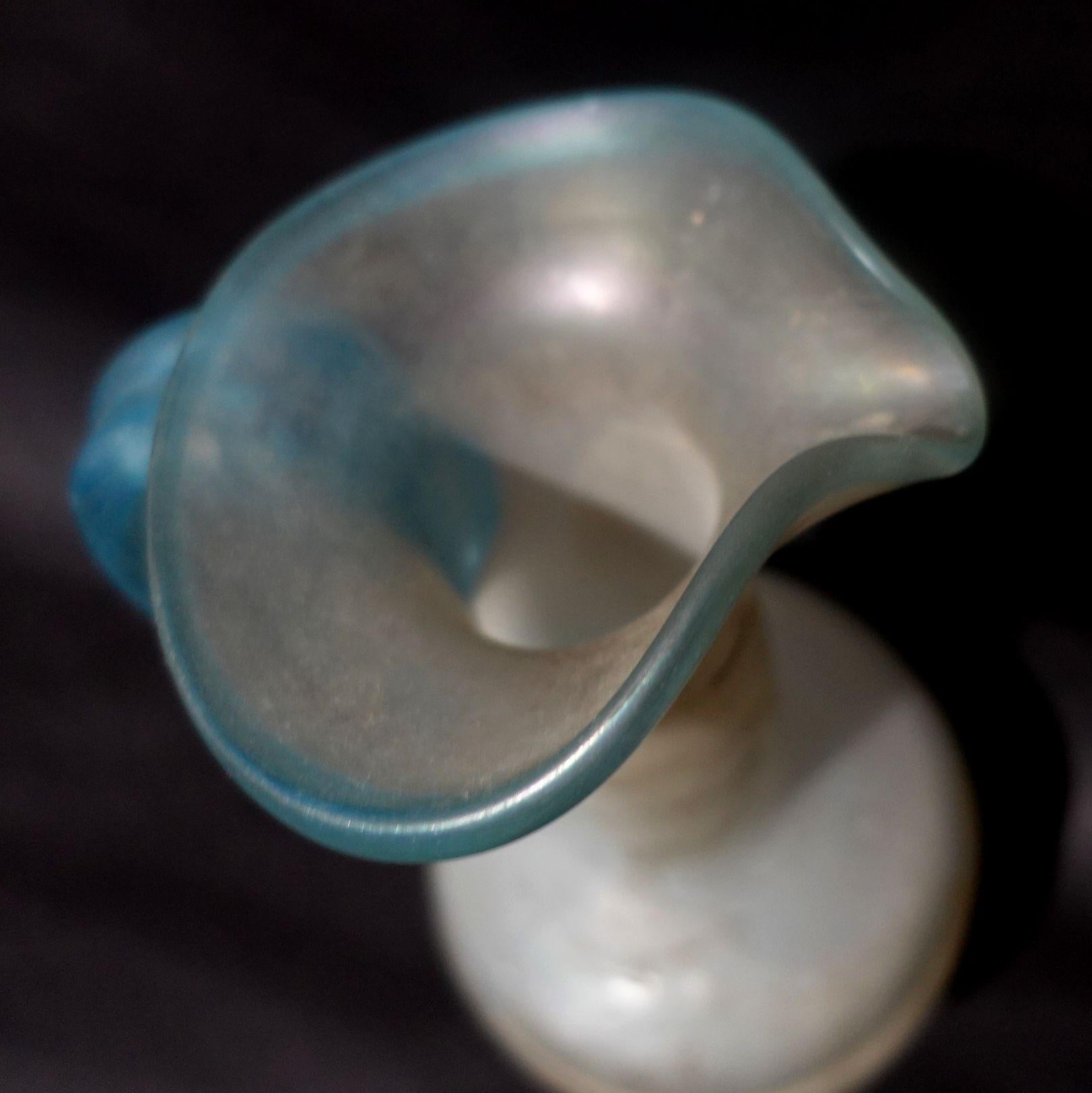 Undurchsichtiger blauer Kunstglaskrug, Italien im Angebot 2