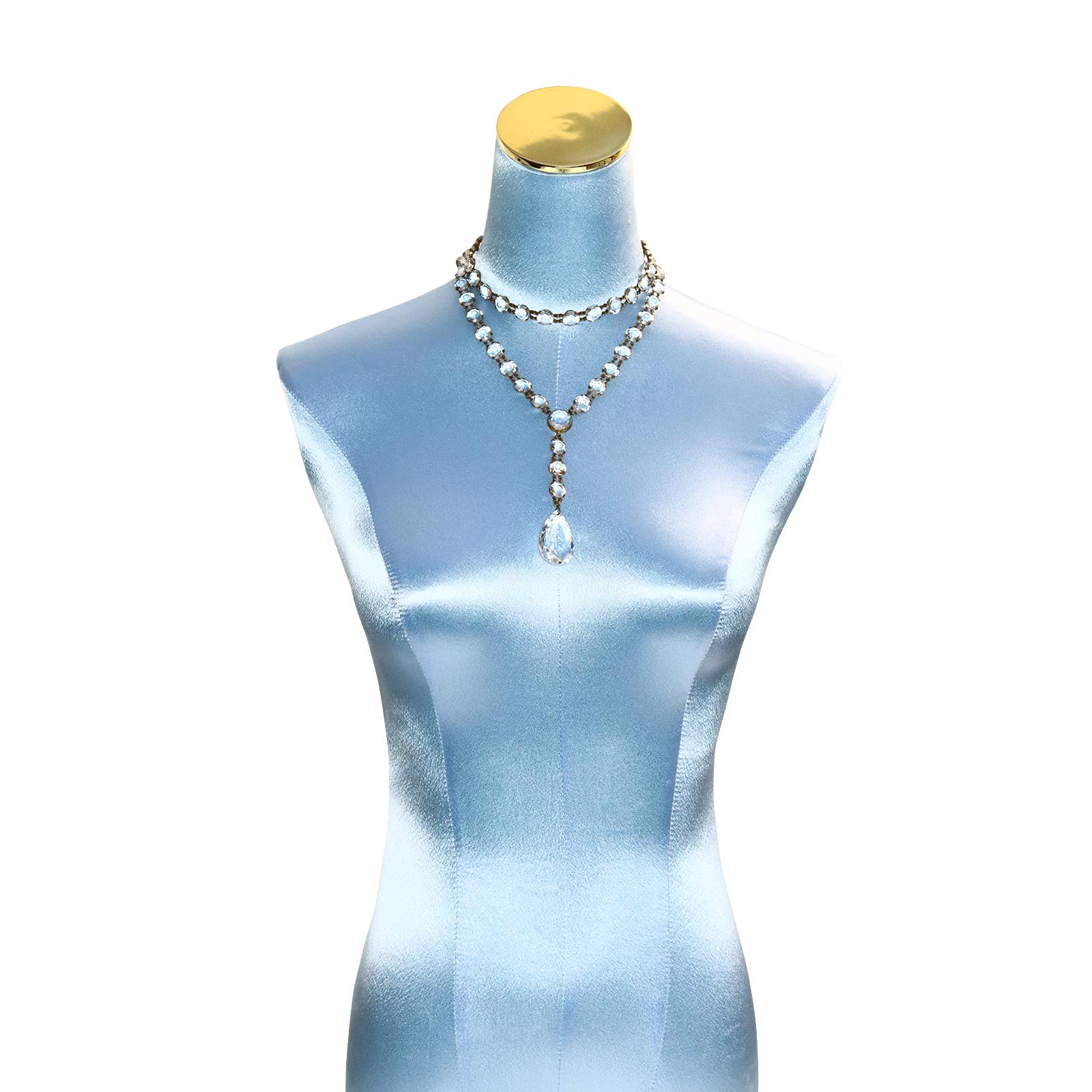 Femenino o masculino Collar largo vintage de cristal con pieza colgante Circa años 20 en venta