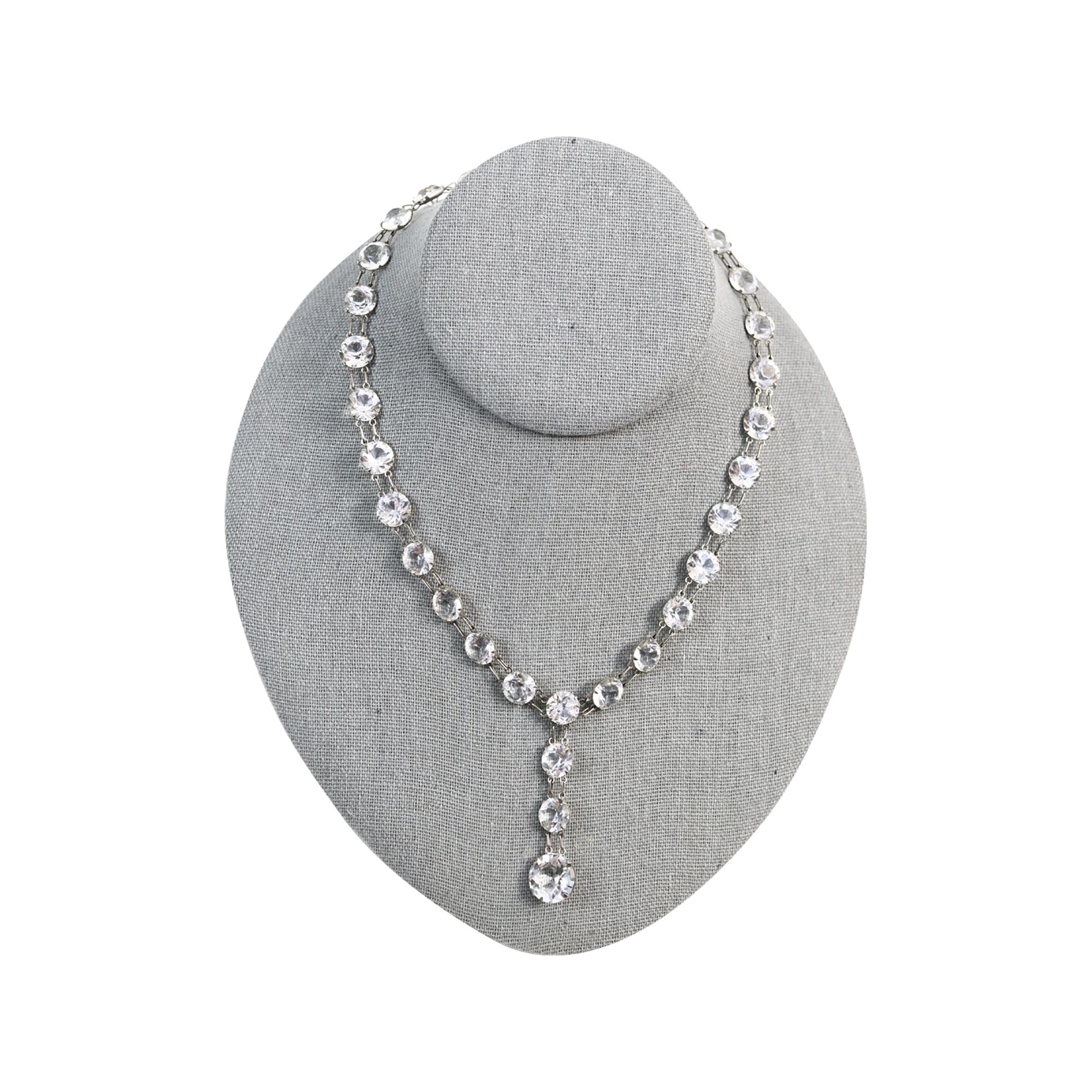 Collar Vintage de Cristal con Espalda Abierta y Pieza Colgante Circa Años 20 en Bueno estado para la venta en New York, NY