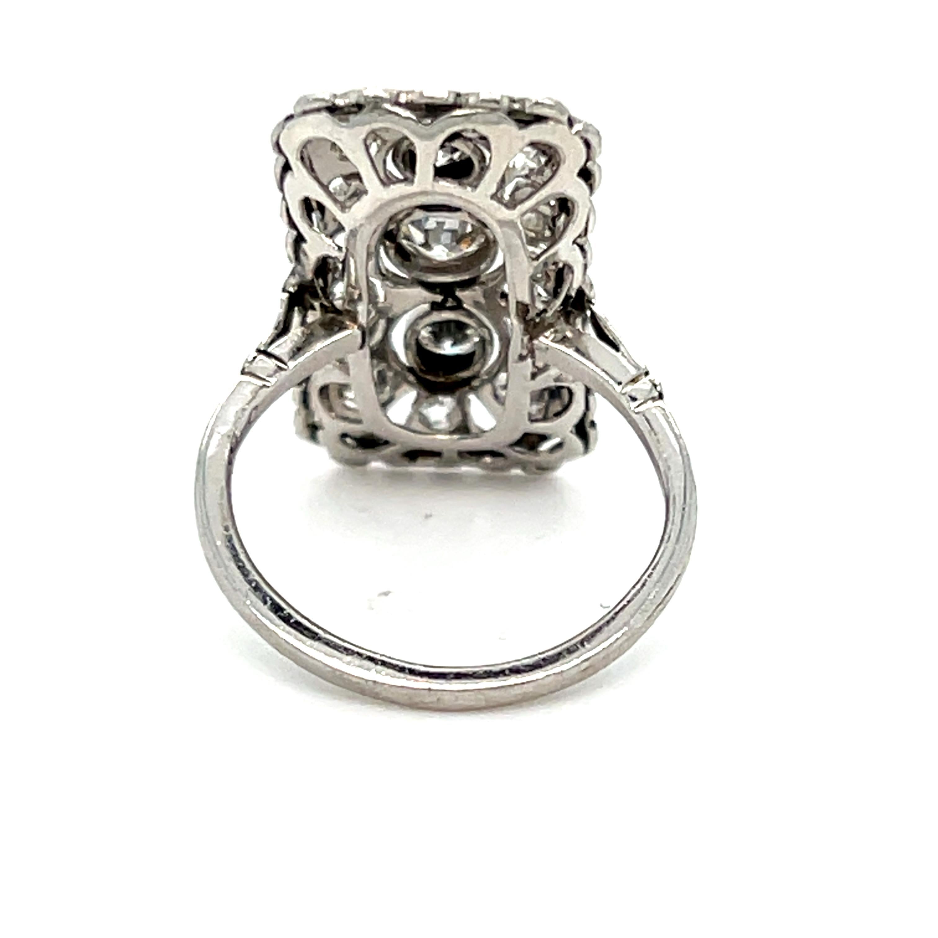 Taille vieille mine Bague de fiançailles vintage en platine ajouré avec grappe de diamants - 1,23 carat. en vente