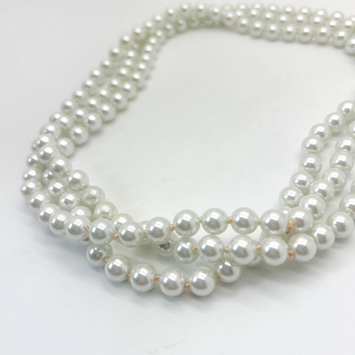 Vintage Opera Length Pearl Rope Necklace 1990s In Good Condition For Sale In Wilmslow, GB