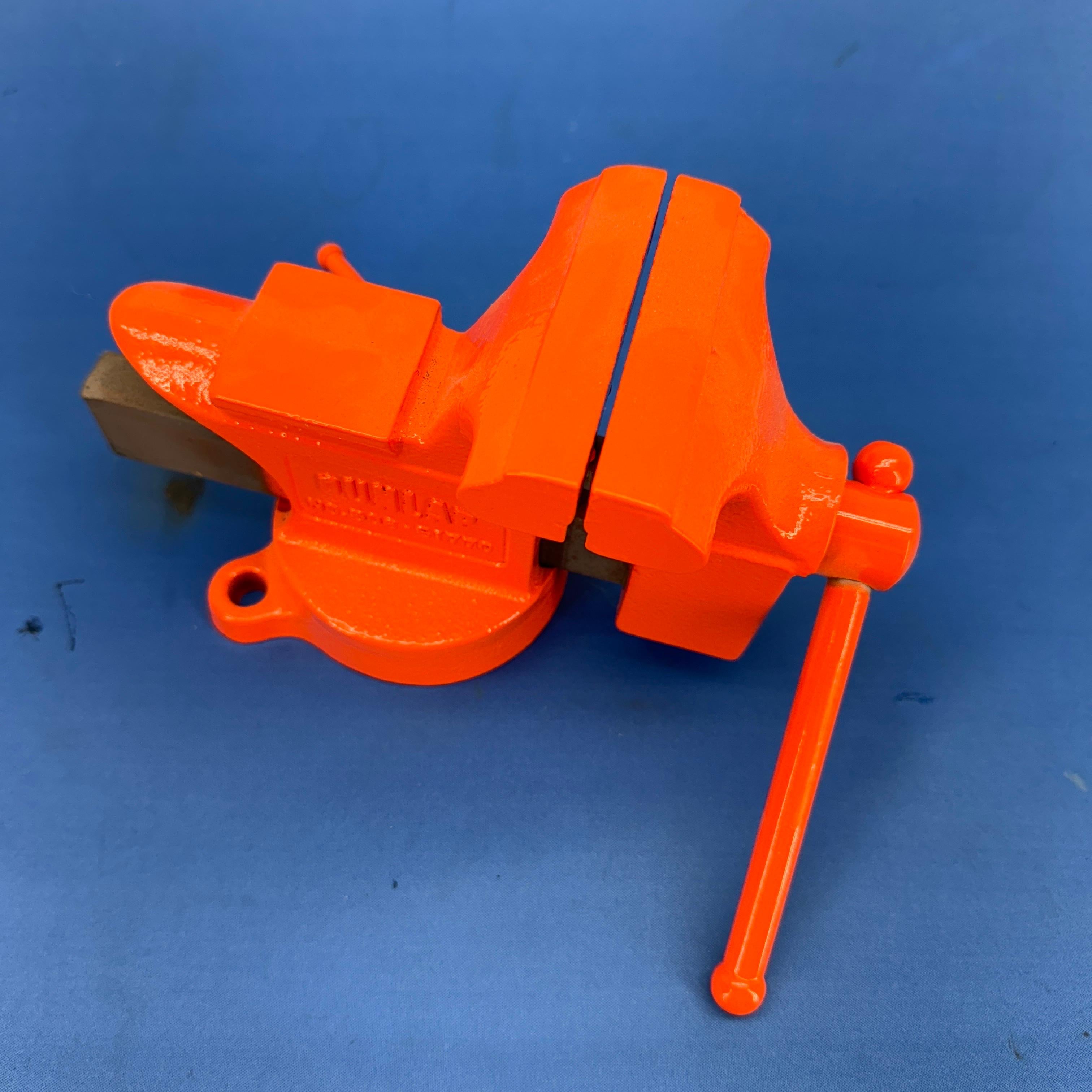 Vintage Orange 3 1/2 Inch Iron Vice by Dunlap In Good Condition In Haddonfield, NJ