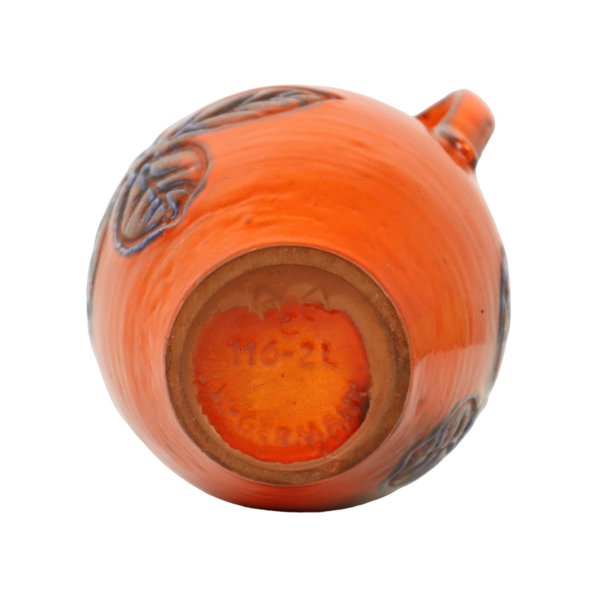 Vaso d'epoca arancione e blu smaltato Germania Ovest Carstens 116-2L in vendita 3