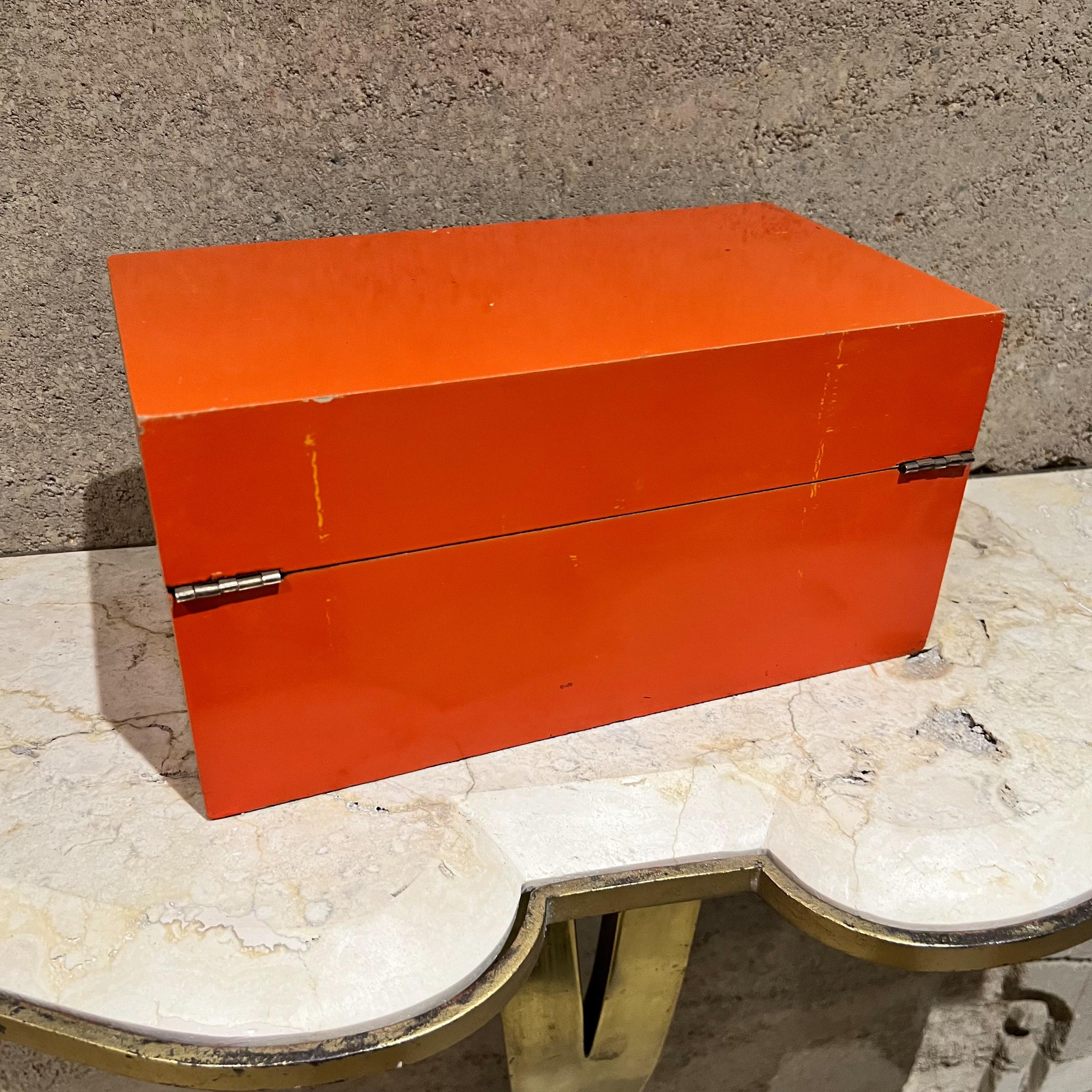 Caja Naranja Vintage Decorativa Geométrica Acento Dorado en venta 6