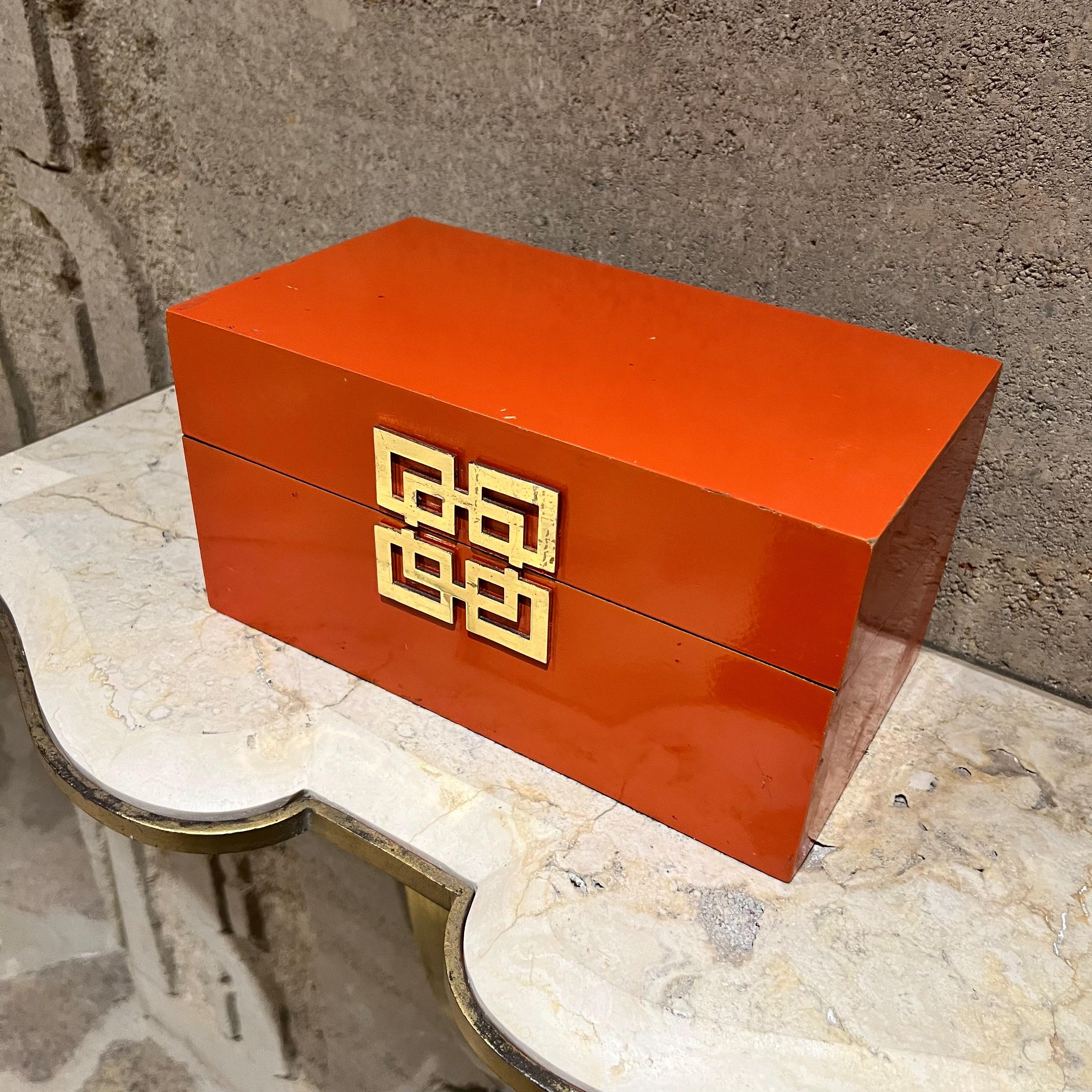 Caja Naranja Vintage Decorativa Geométrica Acento Dorado en Bueno estado para la venta en Chula Vista, CA
