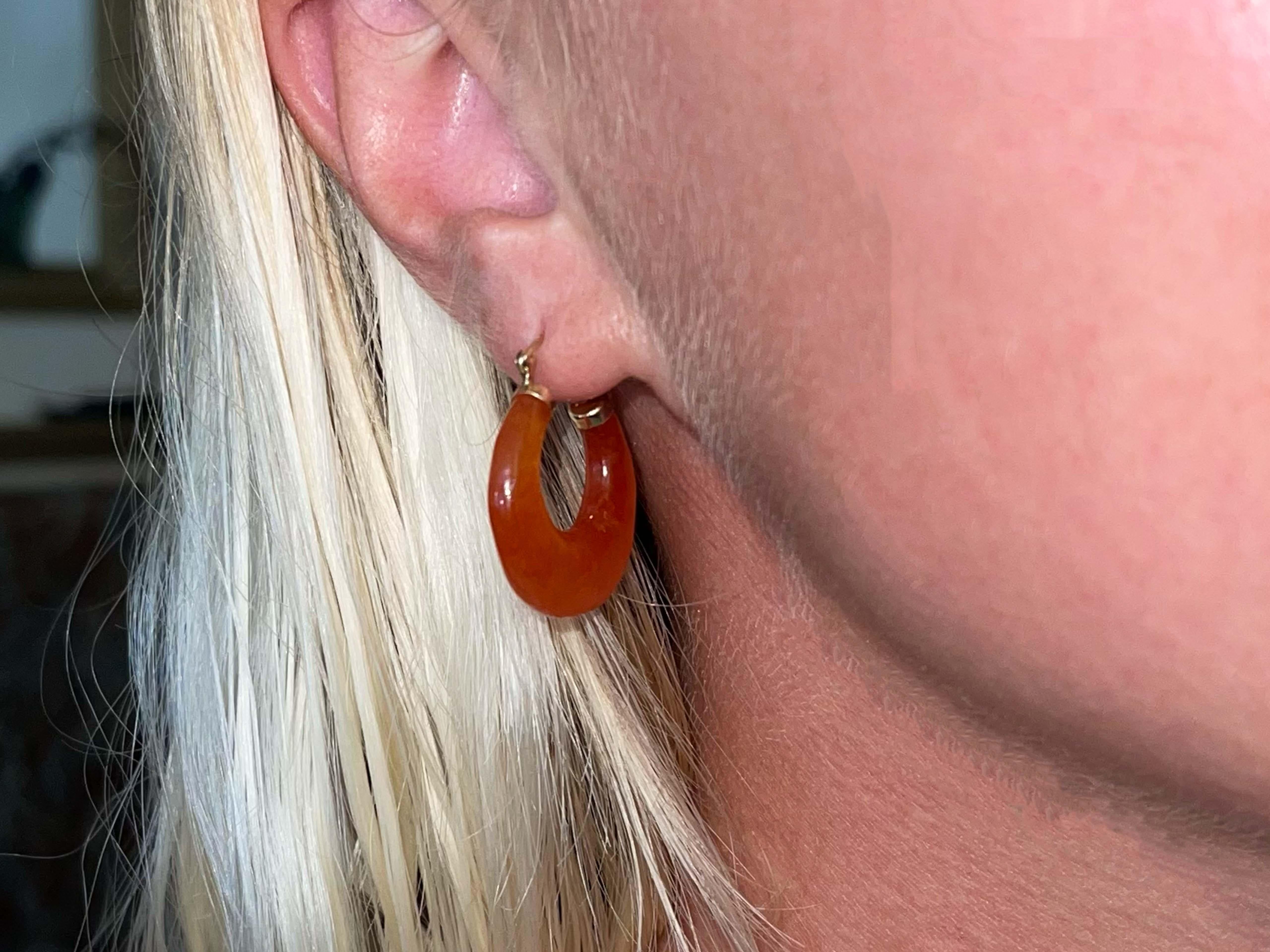 Ohrringe Spezifikationen:

Metall: 14K Gelbgold

Edelstein: Karneol

Länge des Ohrrings: 23.67 mm

Gesamtgewicht: 8,1 Gramm

Gestempelt: 