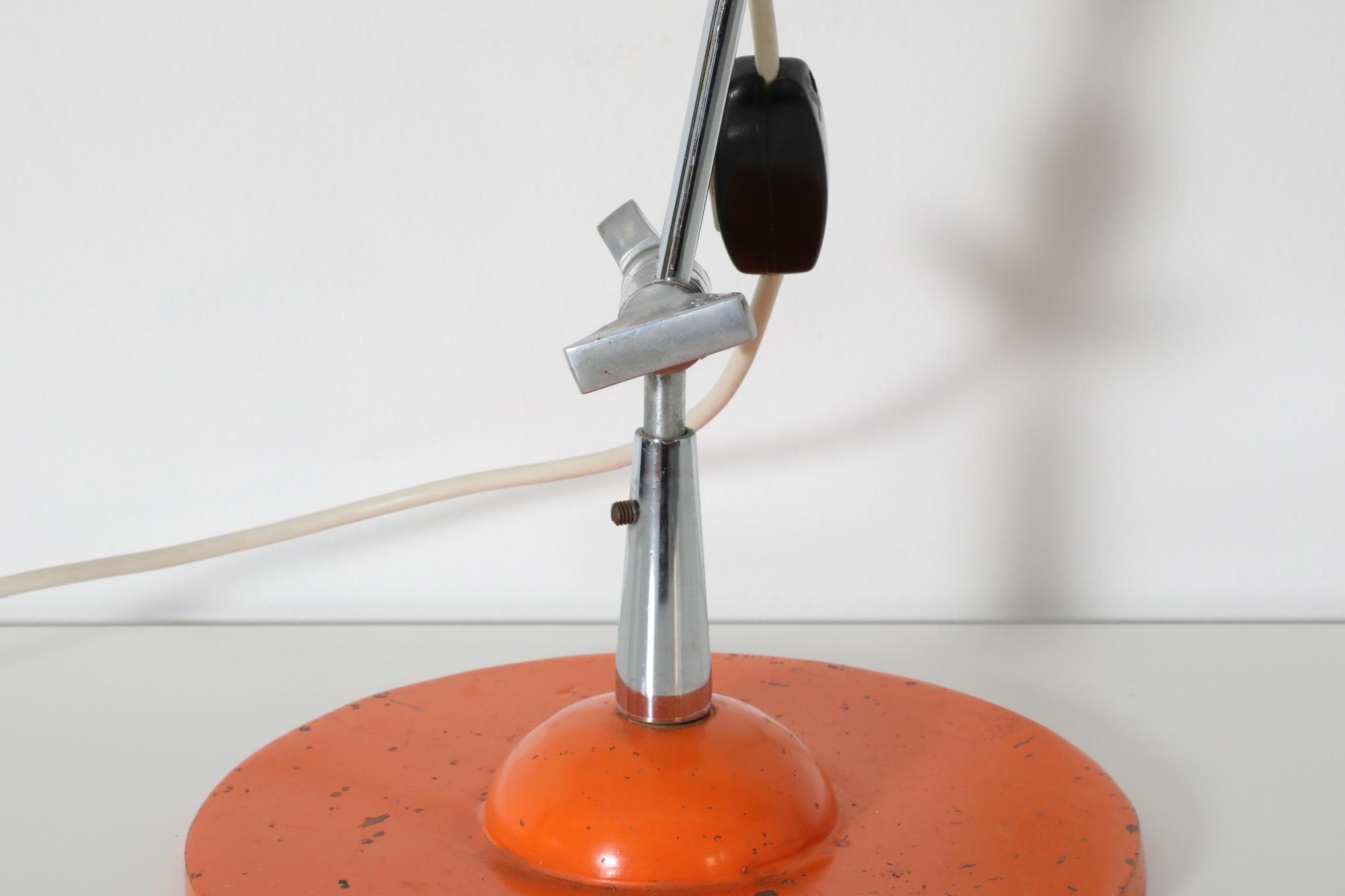 Lampe architecte à pampilles orange vintage en vente 11
