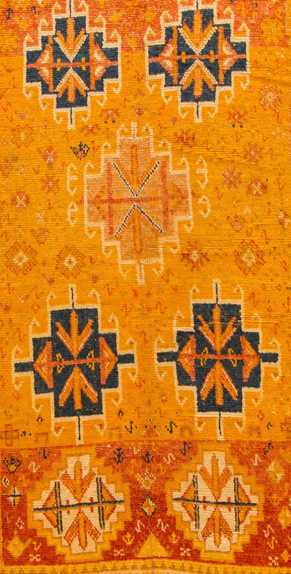 Vintage Orange Geometric Moroccan Rug In Excellent Condition In Norwalk, CT