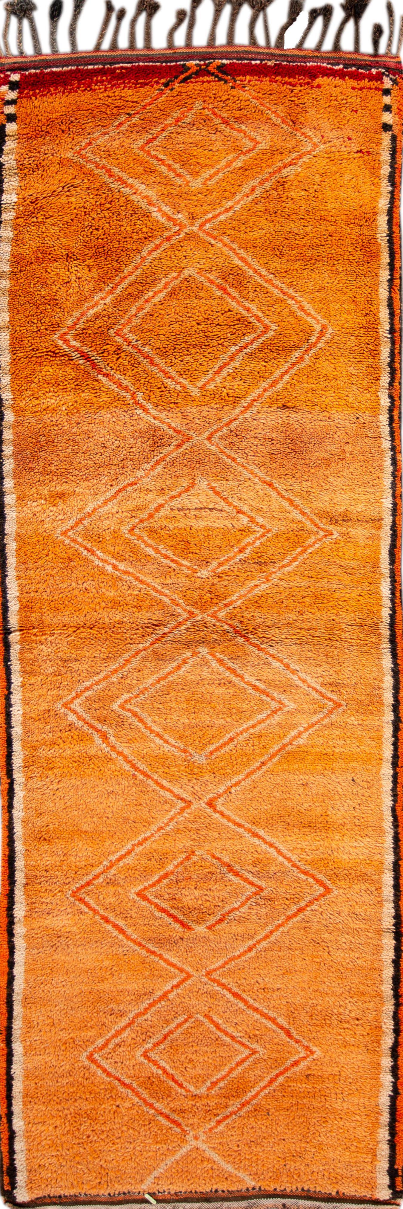 Tapis de couloir tribal marocain orange vintage du milieu du 20e siècle  Excellent état - En vente à Norwalk, CT