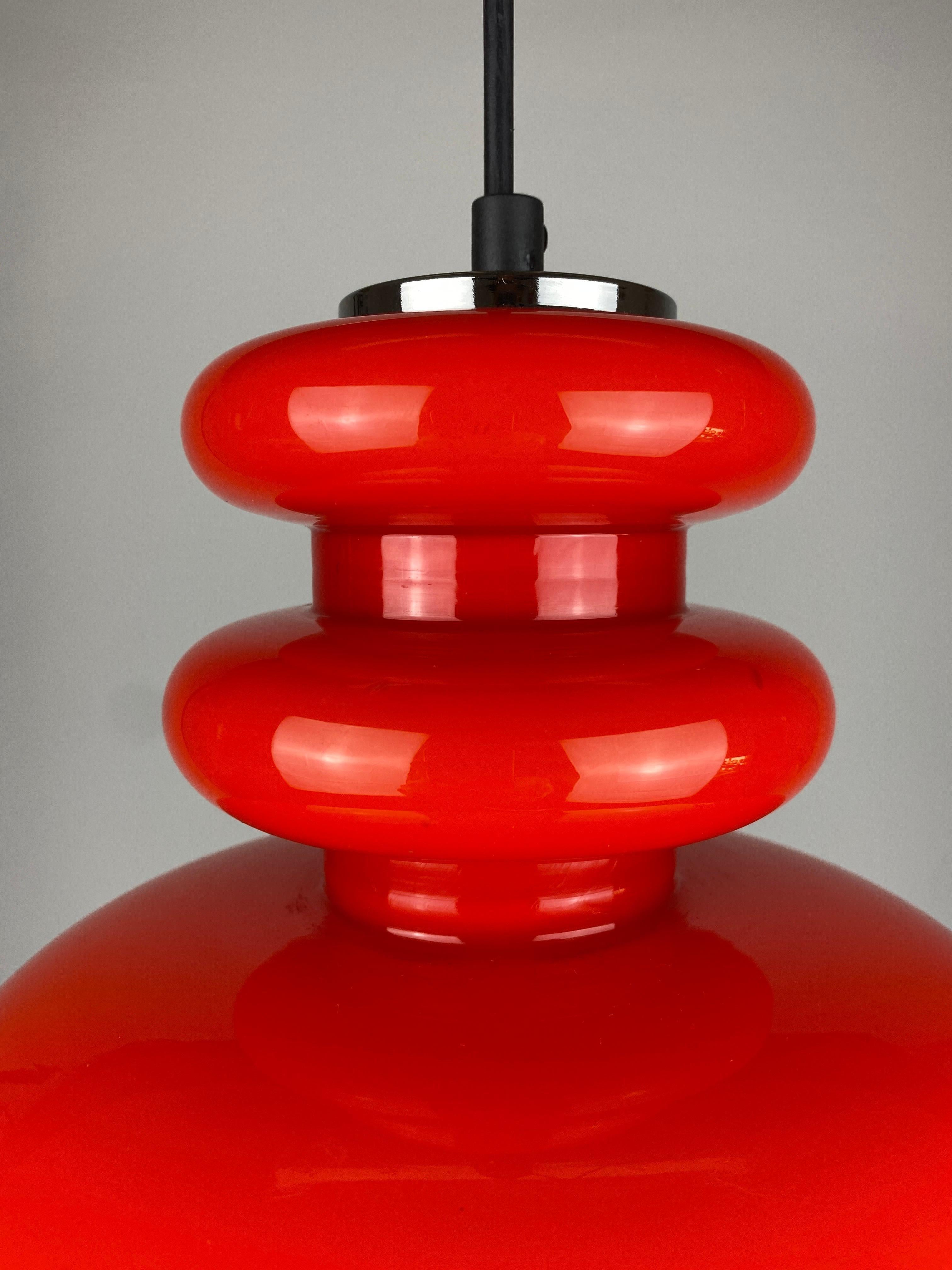 Vintage Light red glass pendant light by Peill and Putzler 1960 In Excellent Condition In TERHEIJDEN, NB