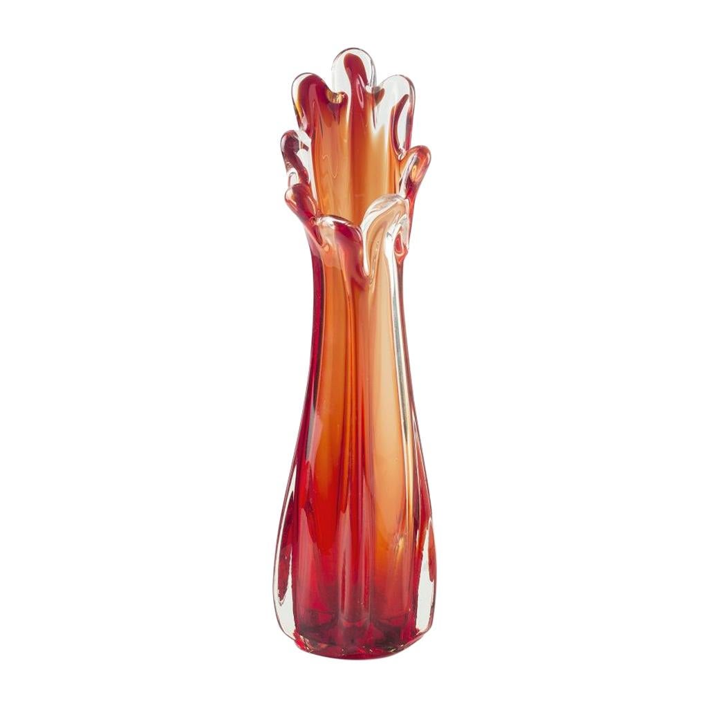 Vase en verre orange vintage, Europe du Nord, 1970