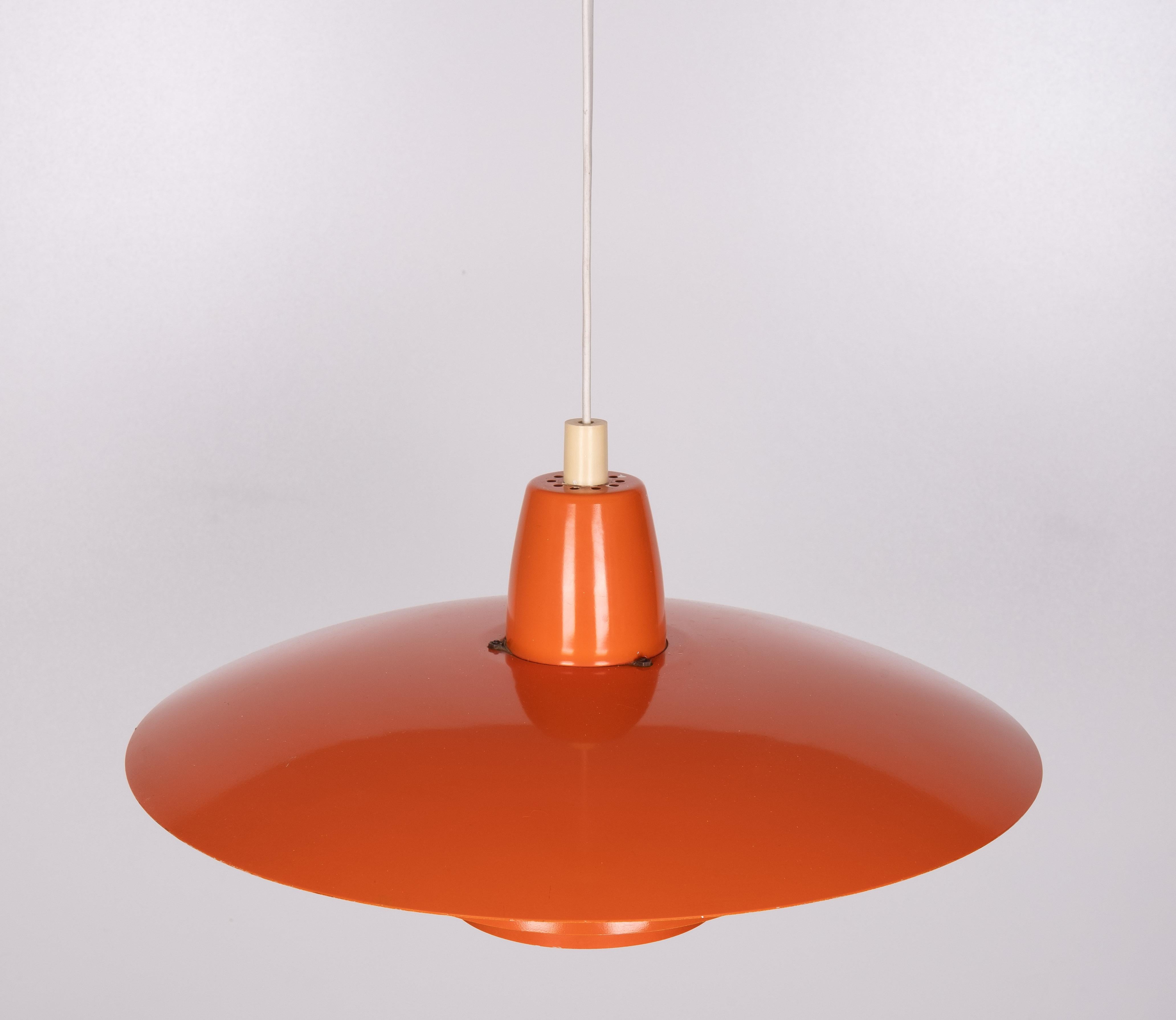 Danois Plafonnier orange Louis Poulsen des années 1960