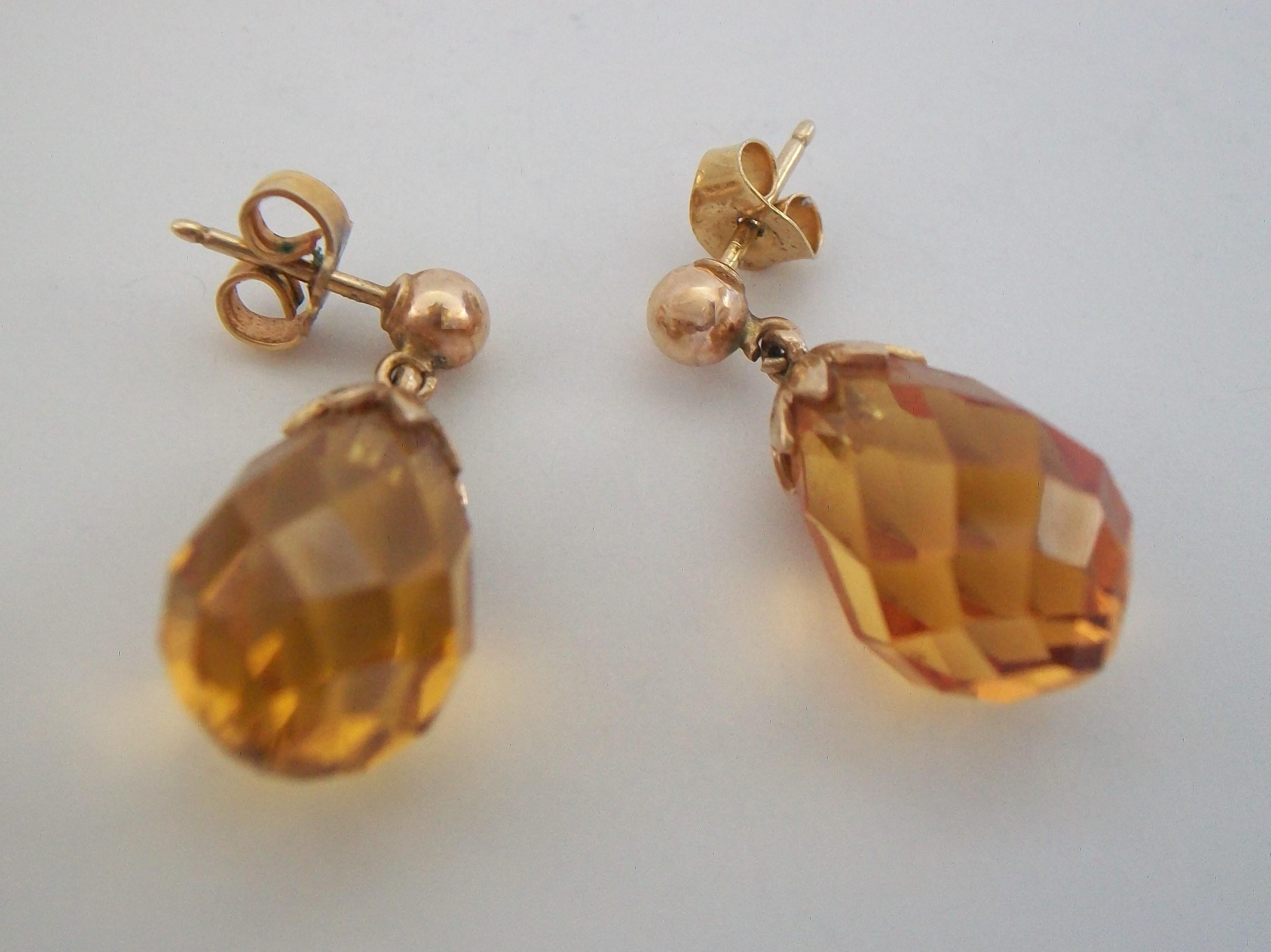 Vintage Madeira Citrine Briolette & 14K Gold Drop Earrings, U.S., Circa 1980's In Good Condition For Sale In Chatham, CA