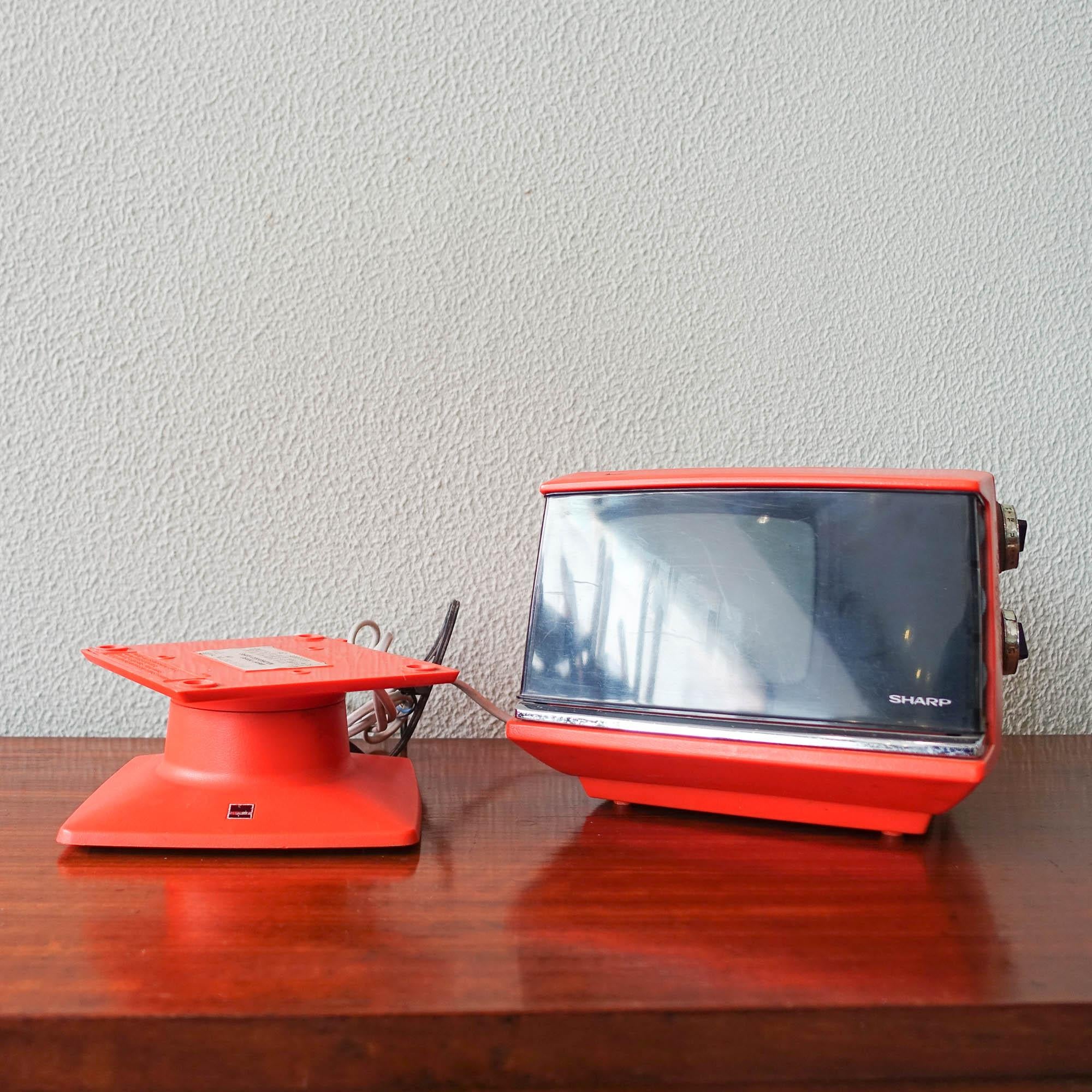 Vintage Orange Sharp 5P 12G Portable Würfel TV Space Age, 1970er Jahre (Ende des 20. Jahrhunderts) im Angebot
