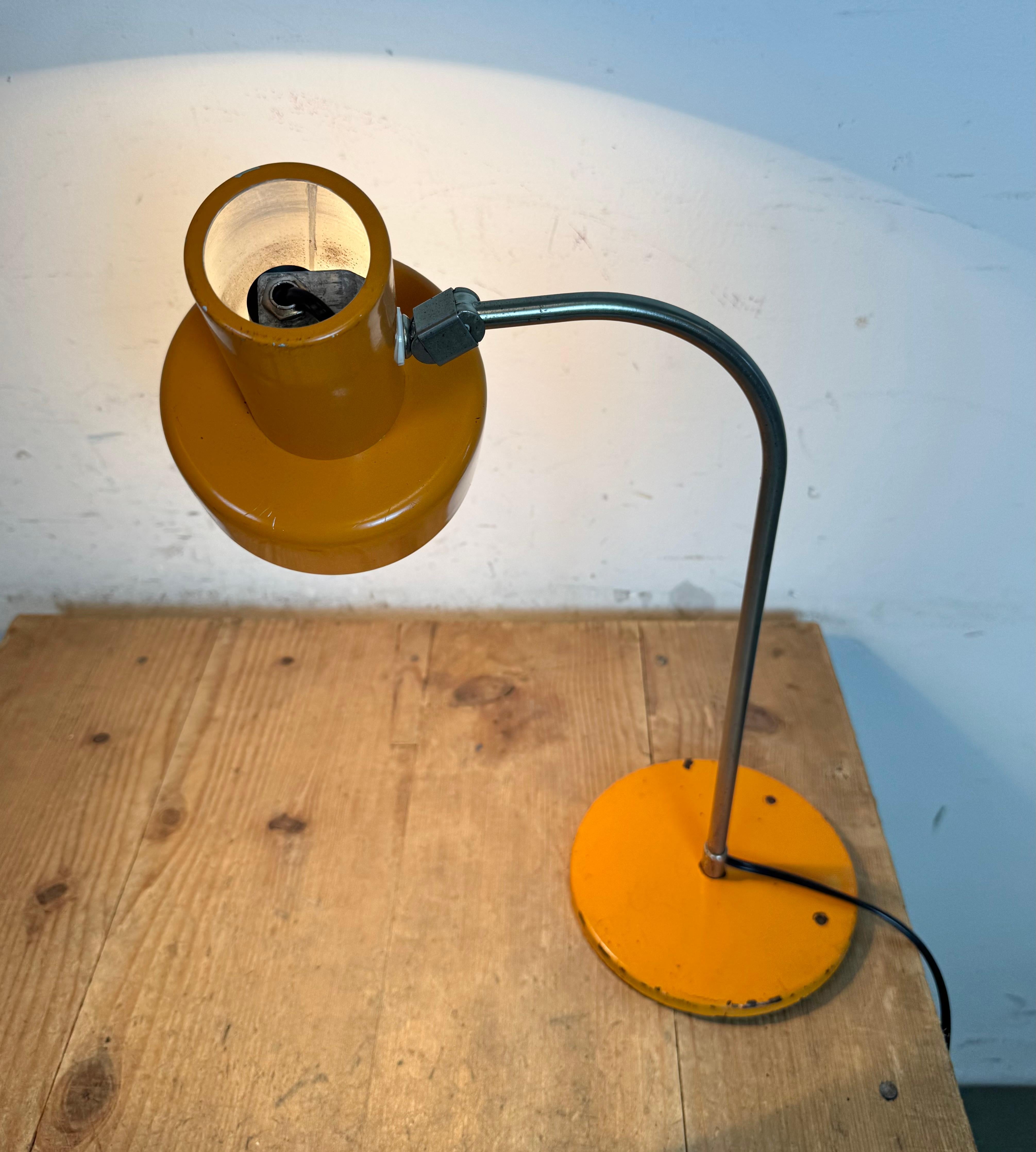 Lámpara de mesa naranja vintage , años 70 en venta 7