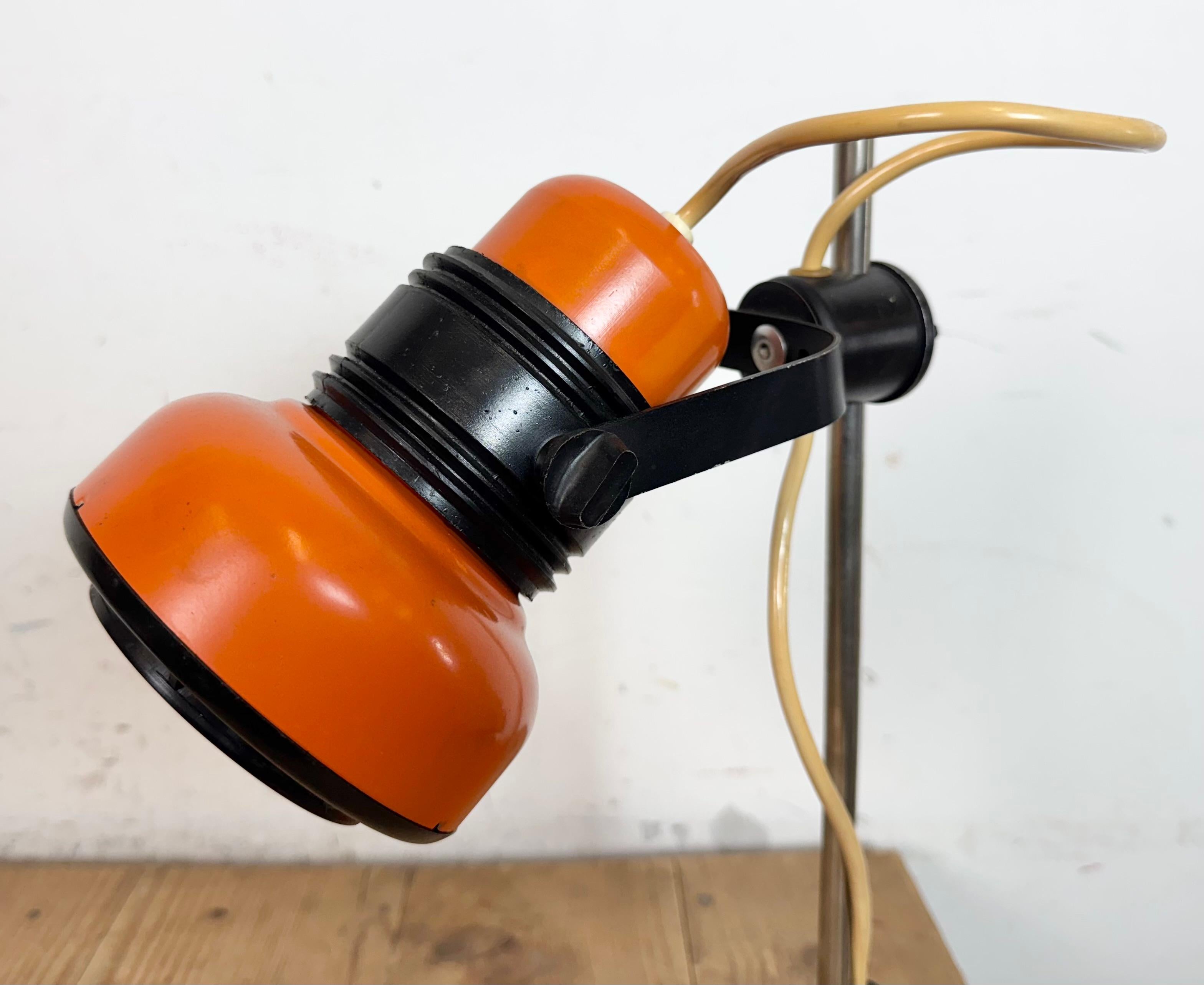 Tchèque Lampe à poser vintage orange, 1970 en vente