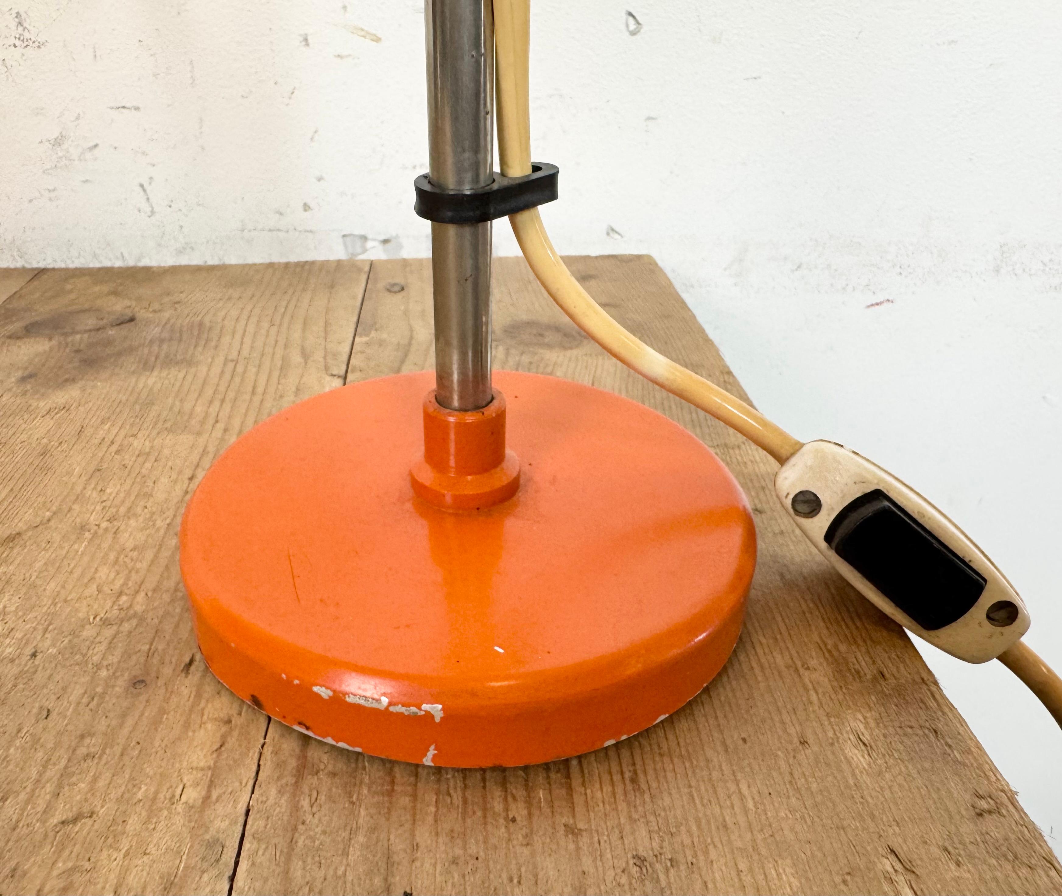 Lampe à poser vintage orange, 1970 Bon état - En vente à Kojetice, CZ