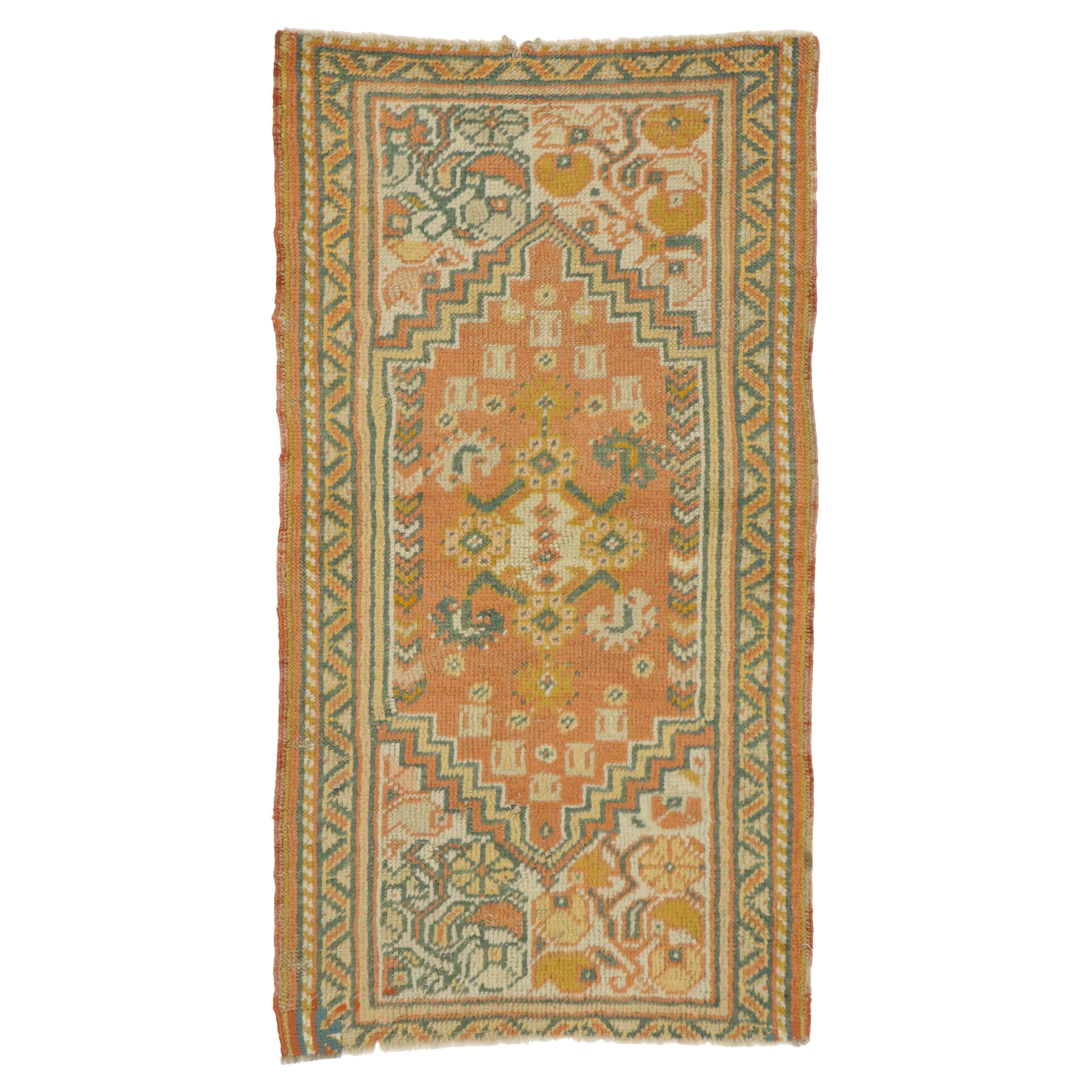 Tapis turc orange Oushak vintage