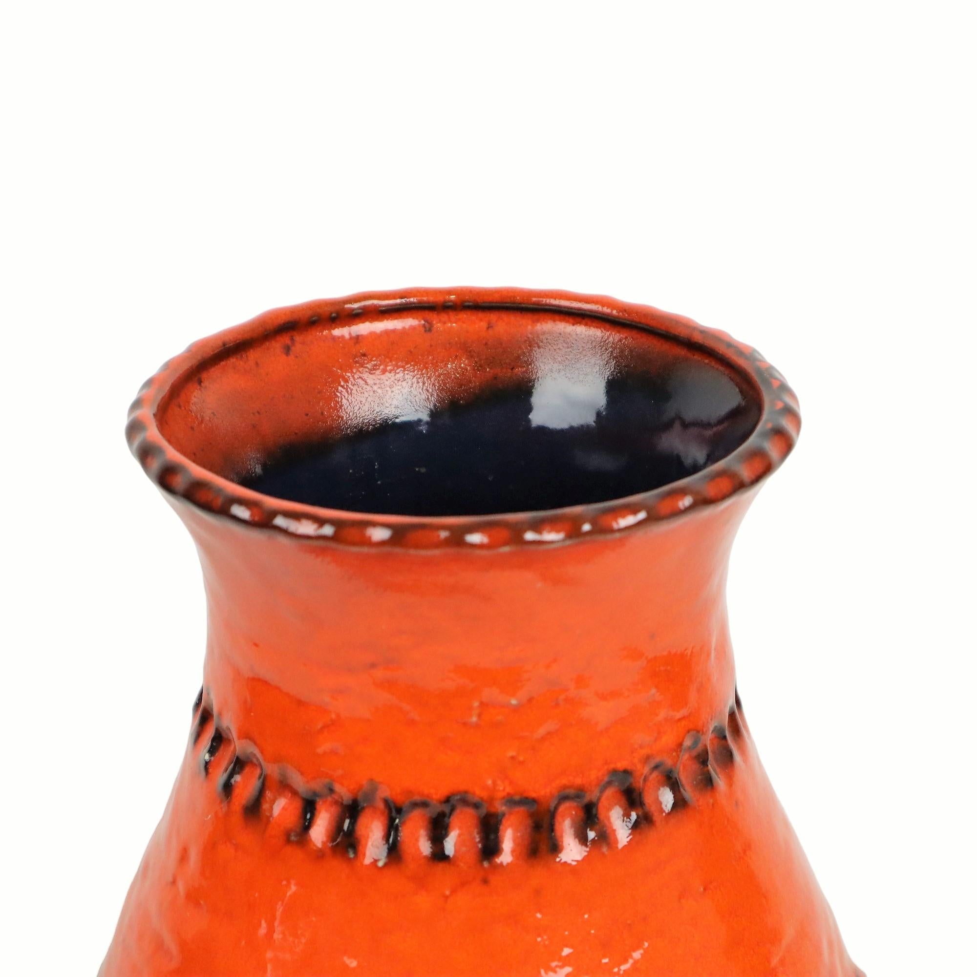 Allemand Vase orange Jasba Allemagne de l'Ouest poterie rétro 322 11-28 en vente