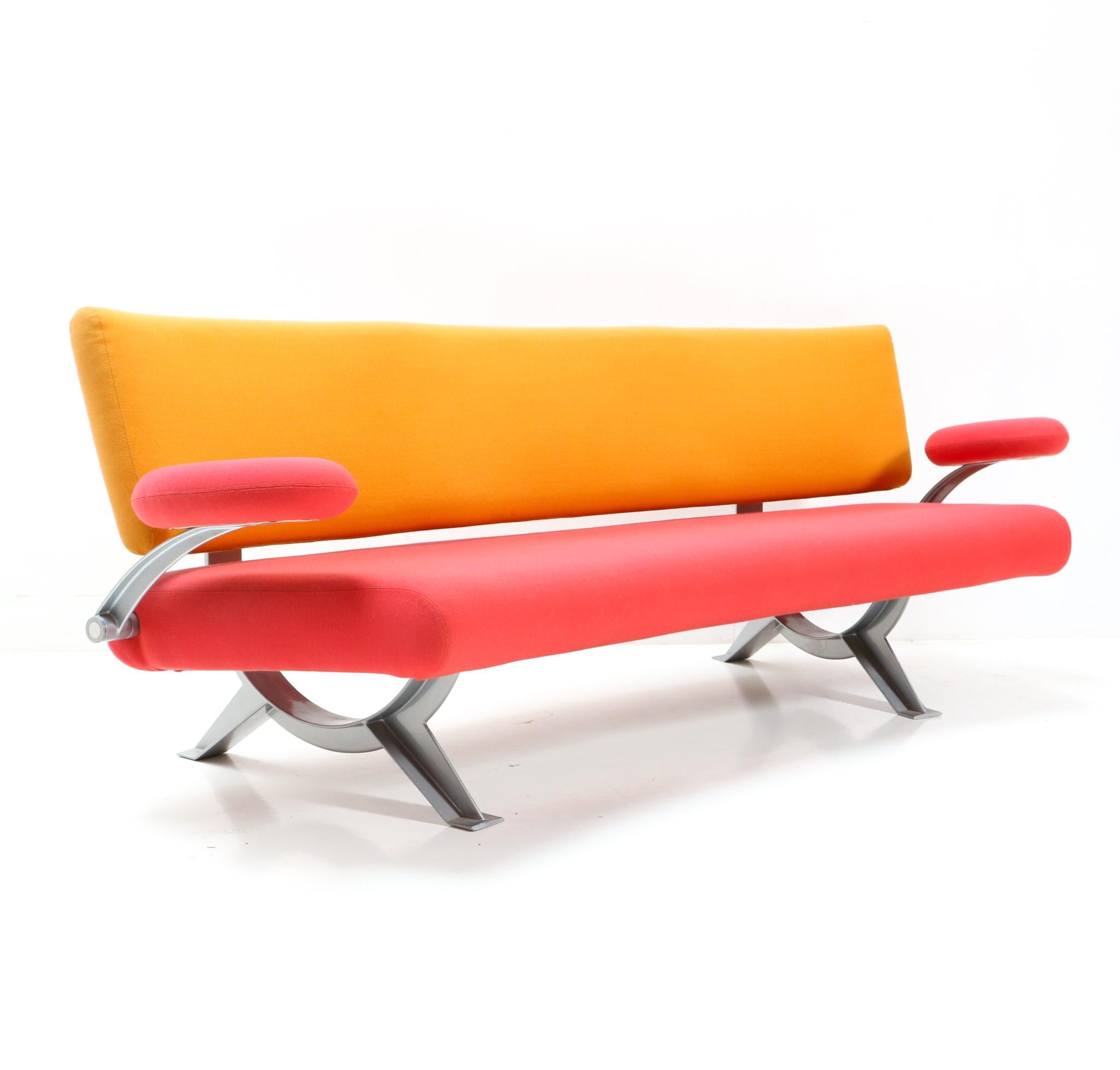 Orbit C341/3 Sofa von Wolfgang C.R. Mezger für Artifort, 1990er-Jahre (Niederländisch) im Angebot