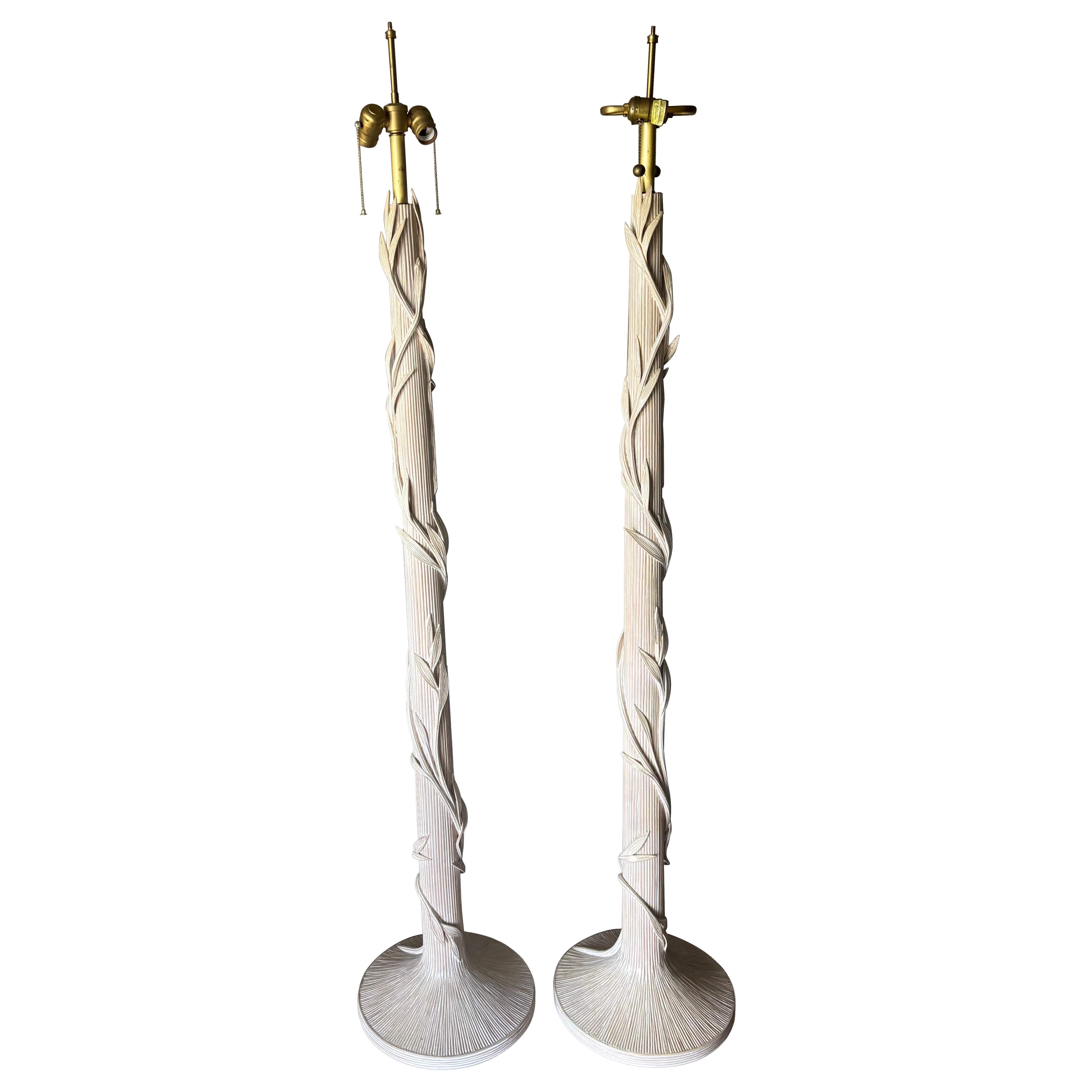 Lampade da terra organiche moderne Coastal Pencil Reed d'epoca - una coppia in vendita