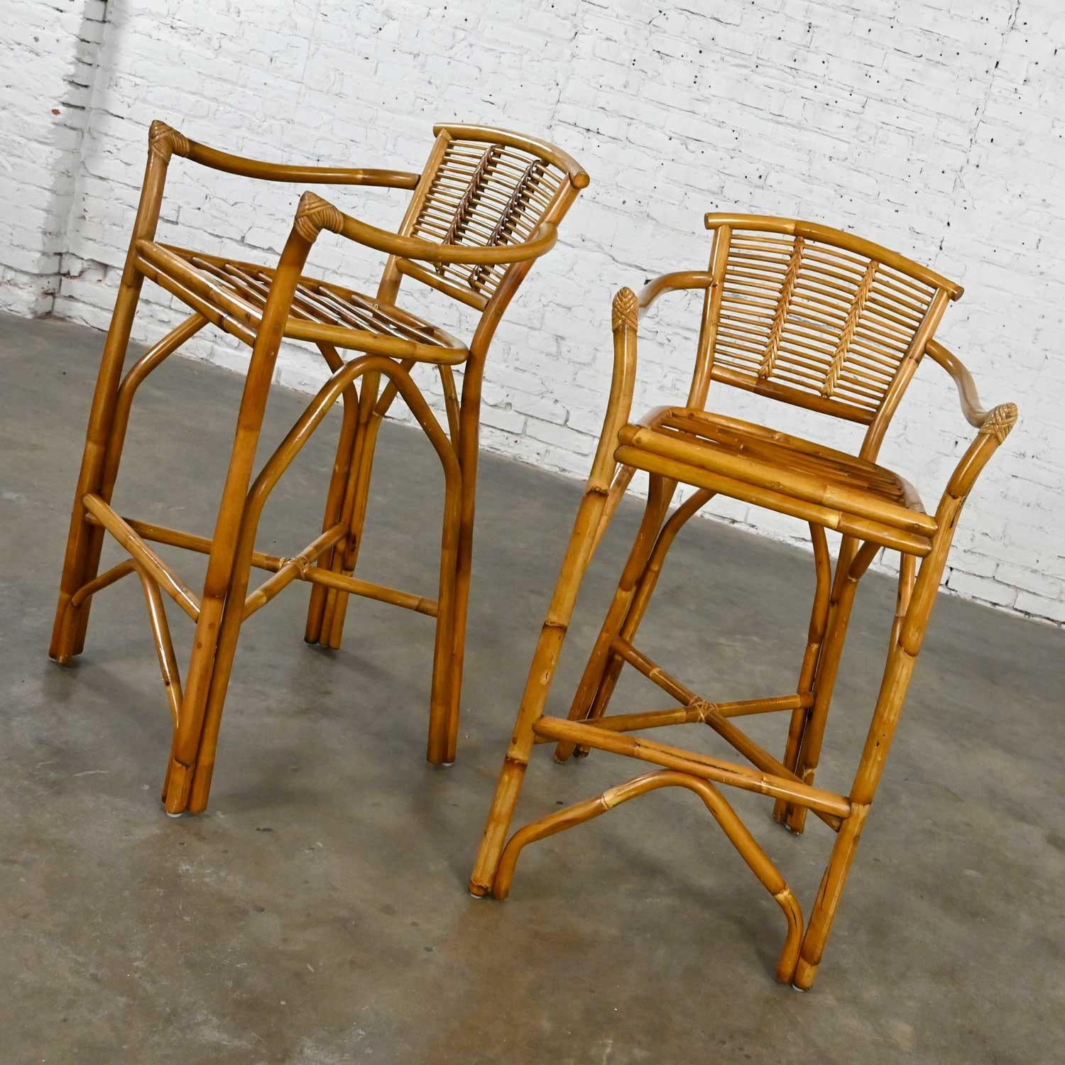 Vintage Organic Modern Pair of Rattan Bar Stools Style of Ficks Reed For Sale 3