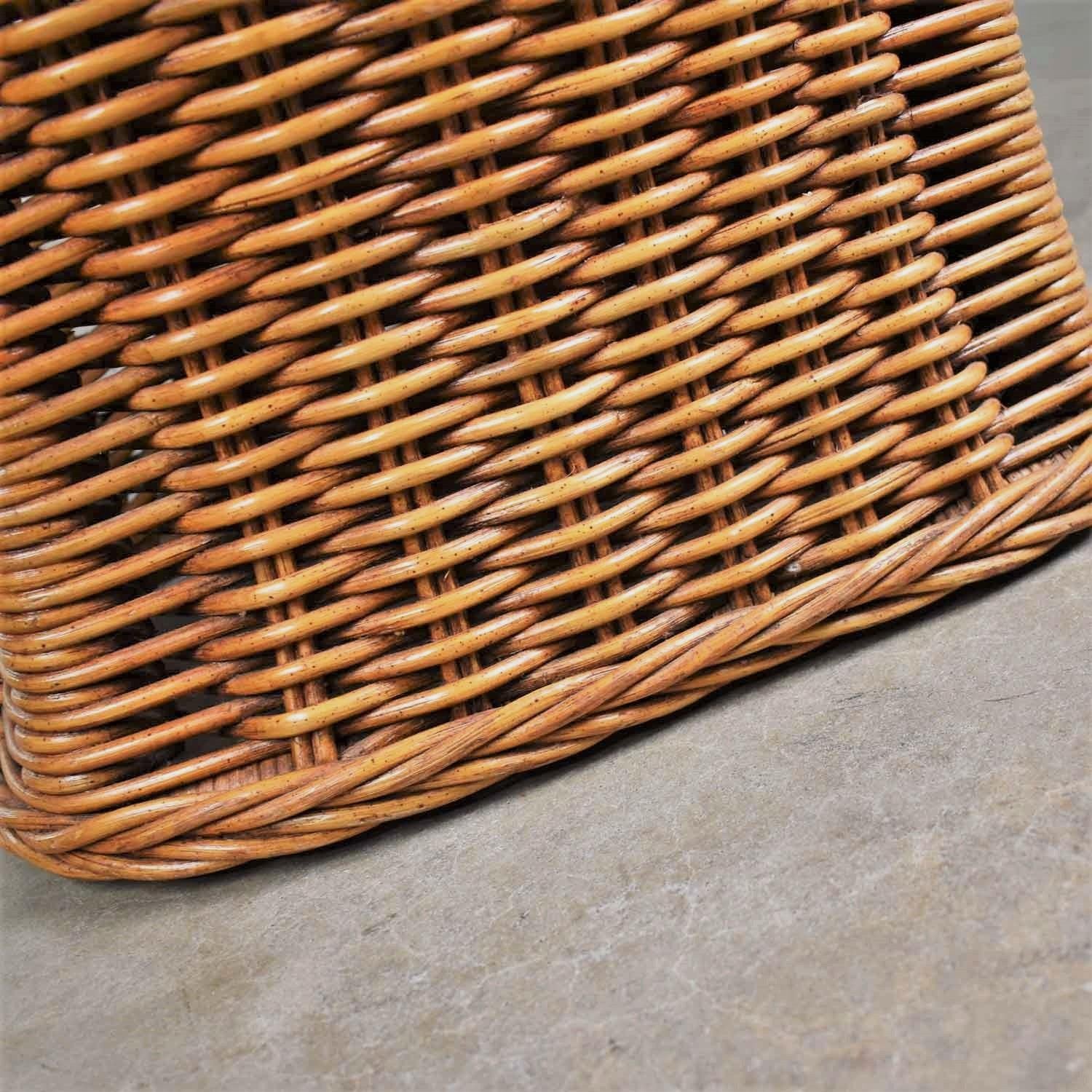Organic Modern Woven Wicker Rattan Side or End Table with Rectangular Glass For Sale 7