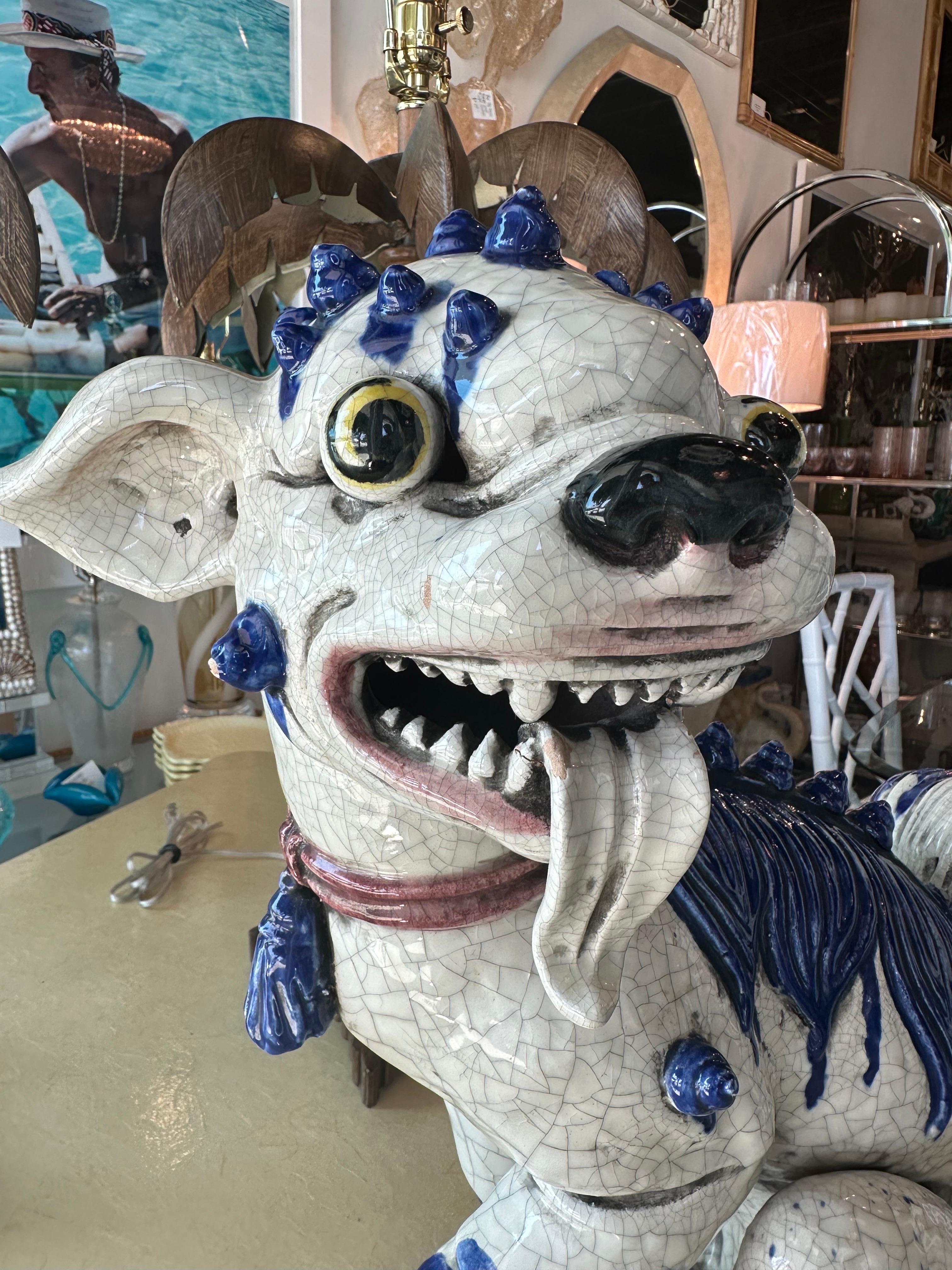 Orientalisches blau-weißes, großes Foo-Hunde-Terrakotta-Porzellan im Angebot 1
