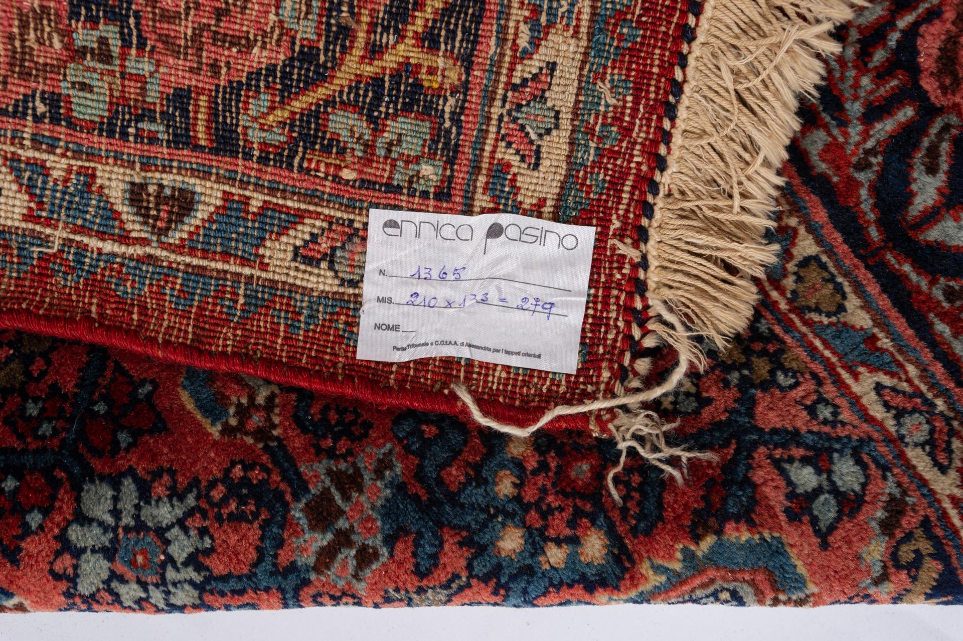 Alfombra oriental vintage con rosas Otro en venta