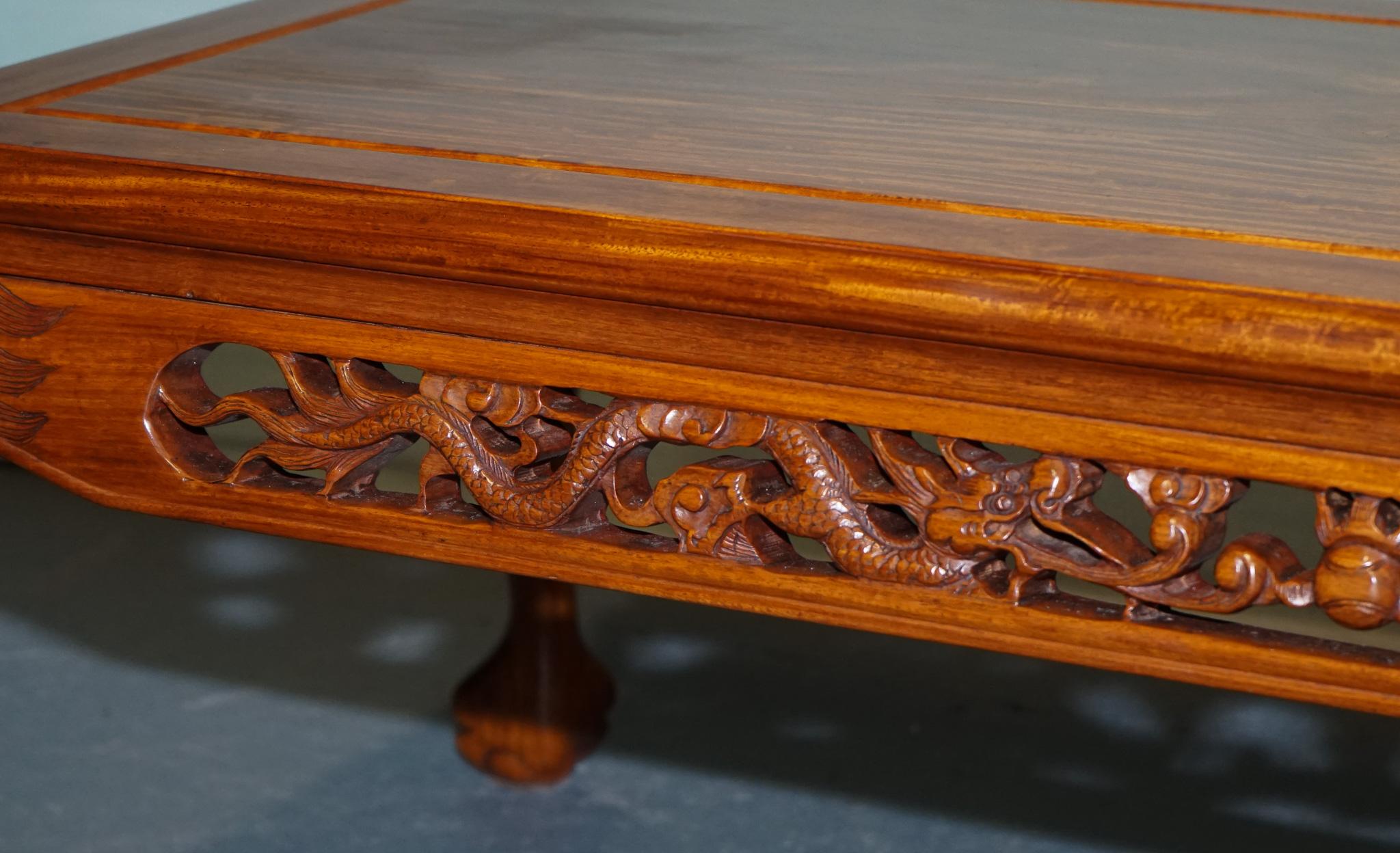 Teak VINTAGE ORIENTAL CHINESE CABRIOLE PAW FEET WITH CARVED DRAGON DESiGN For Sale