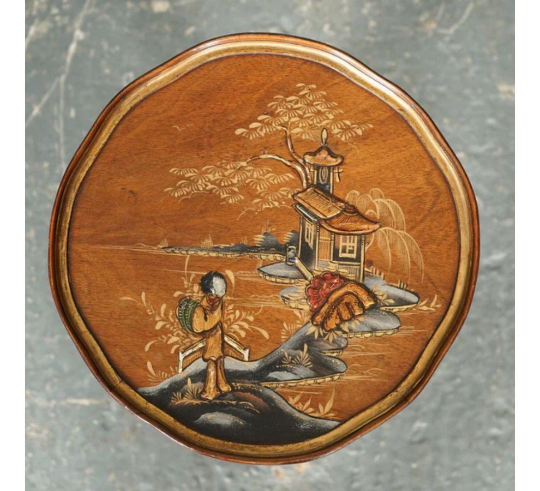 Chinoiseries Lampe d'appoint vintage sur piédestal, peinte à la main, style chinoiserie orientale ébénisée en vente