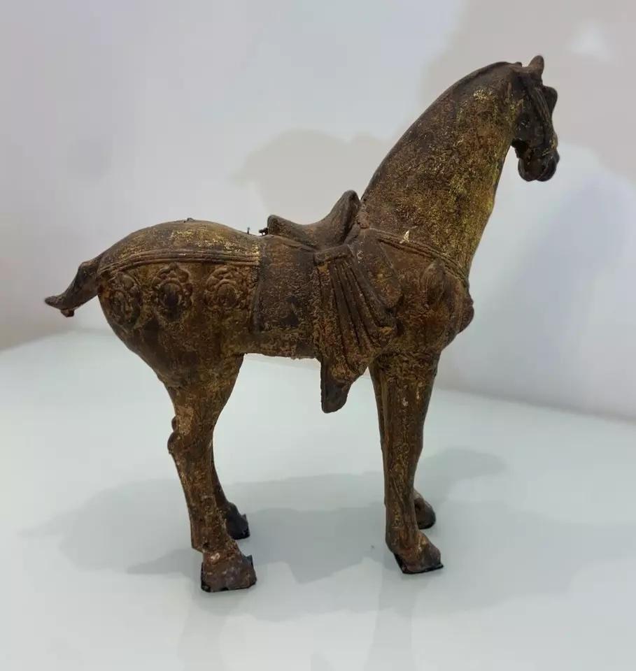 Adorno Decorativo Oriental Vintage Caballo Dorado Europeo en venta