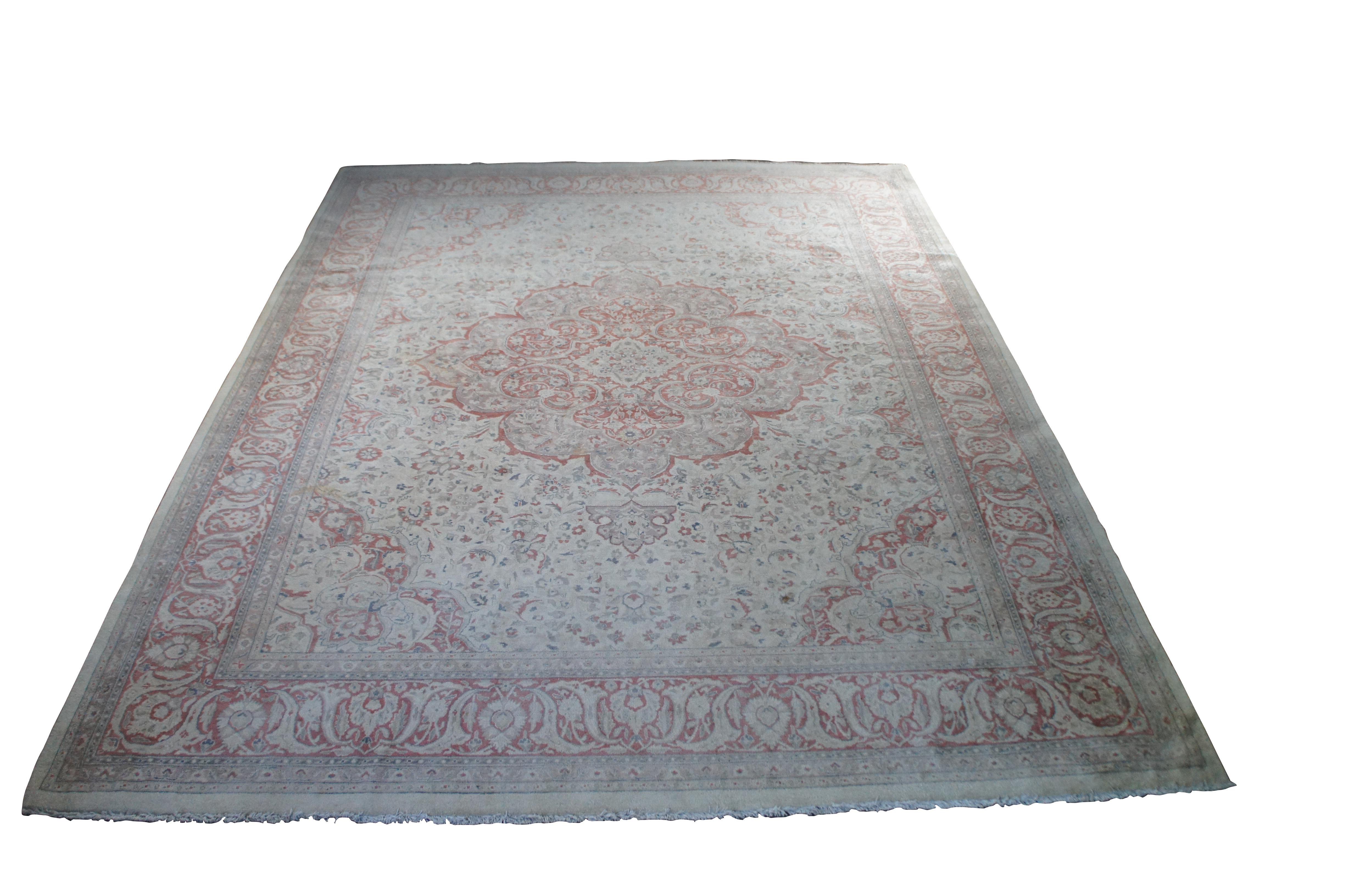 Vintage Floral All Over Medallion Palace Area Rug Carpet 9' x 12' In Fair Condition For Sale In Dayton, OH