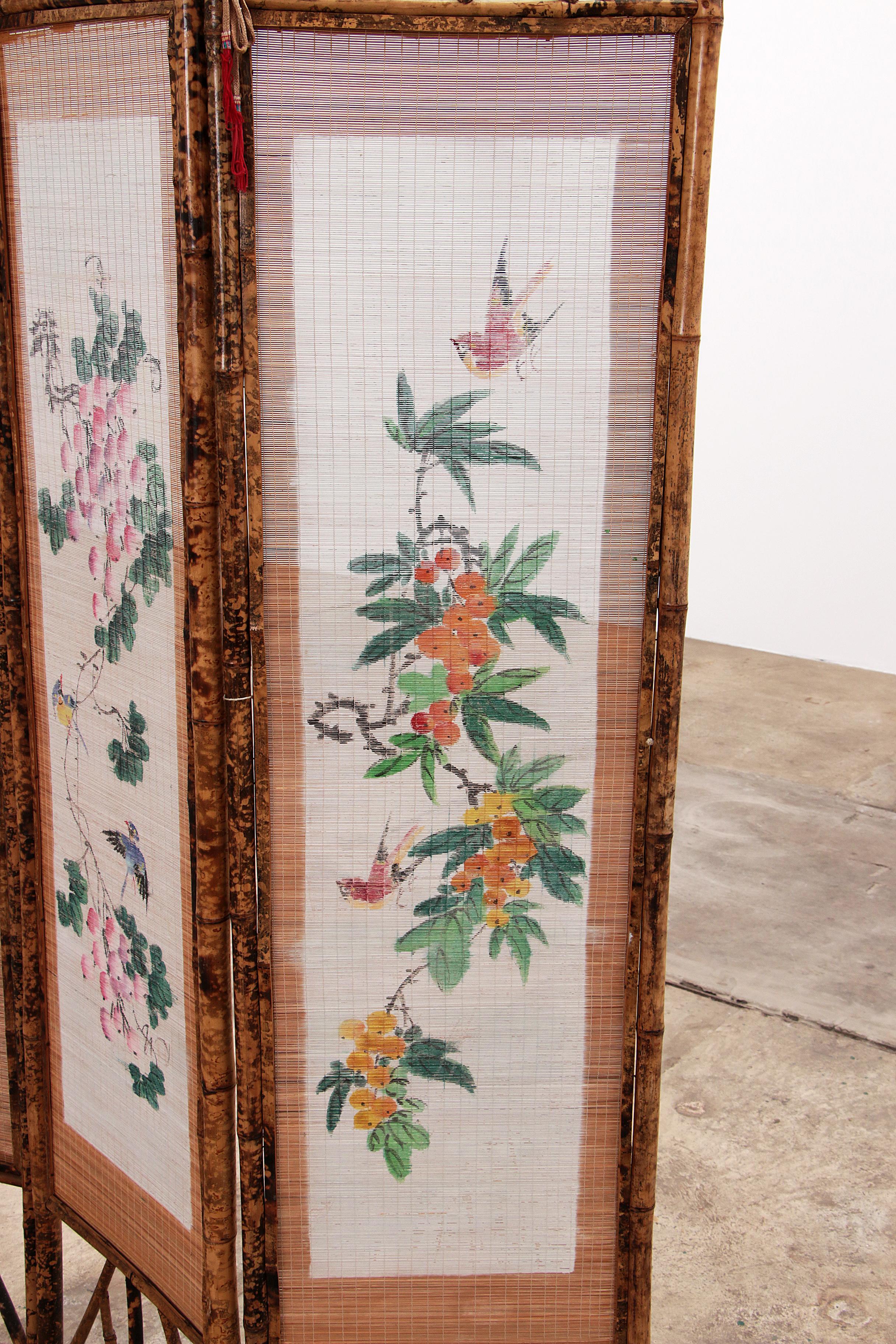 Mid-20th Century Big Oriental Chinese folding screen Bamboo with Silk  1950 For Sale