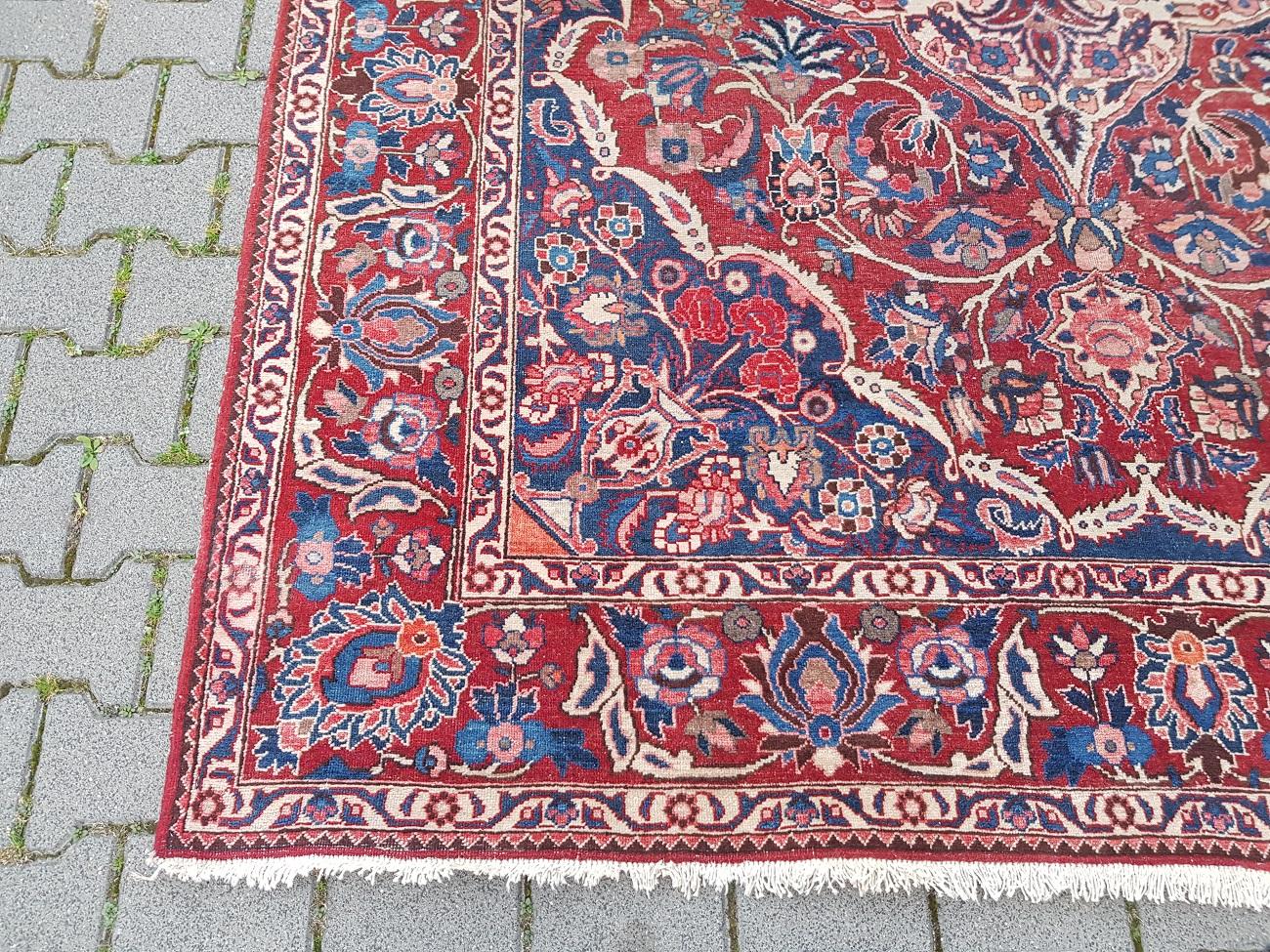 Asian Vintage Oriental Hand-Knotted Woollen Rug, Second Half of the 20th Century For Sale