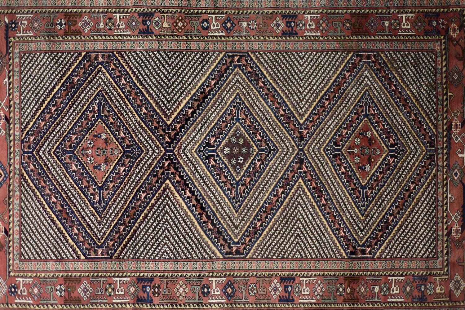 Vintage Oriental Hand-Woven Shiraz Rug, 1960s For Sale 5