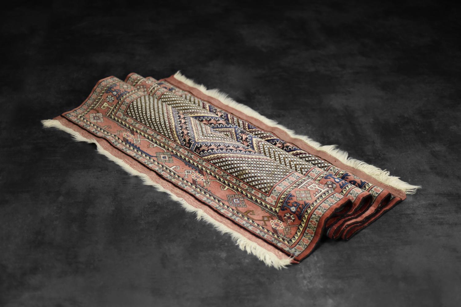 Vintage Oriental Hand-Woven Shiraz Rug, 1960s For Sale 11