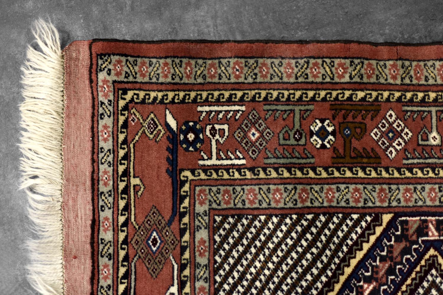 Mid-20th Century Vintage Oriental Hand-Woven Shiraz Rug, 1960s For Sale