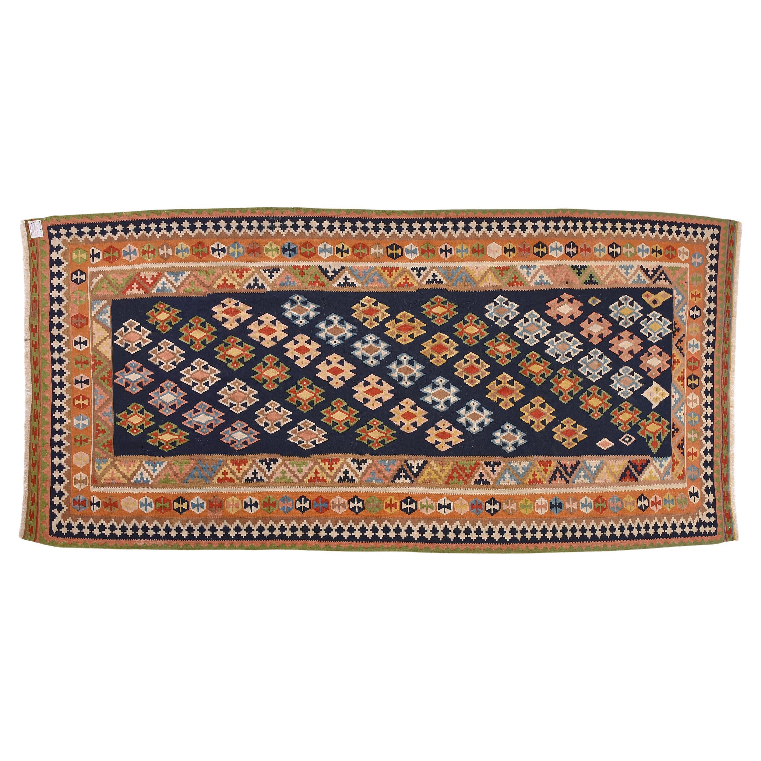 nr. 694 - Very pleasant and robust oriental kilim.  the diagonal design, uncommon and accurate, demonstrates the skill of the weaver.  Excellent quality wool.  Can be set anywhere.