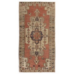 Tapis oriental vintage pour les maisons de campagne, les intérieurs tribaux et traditionnels