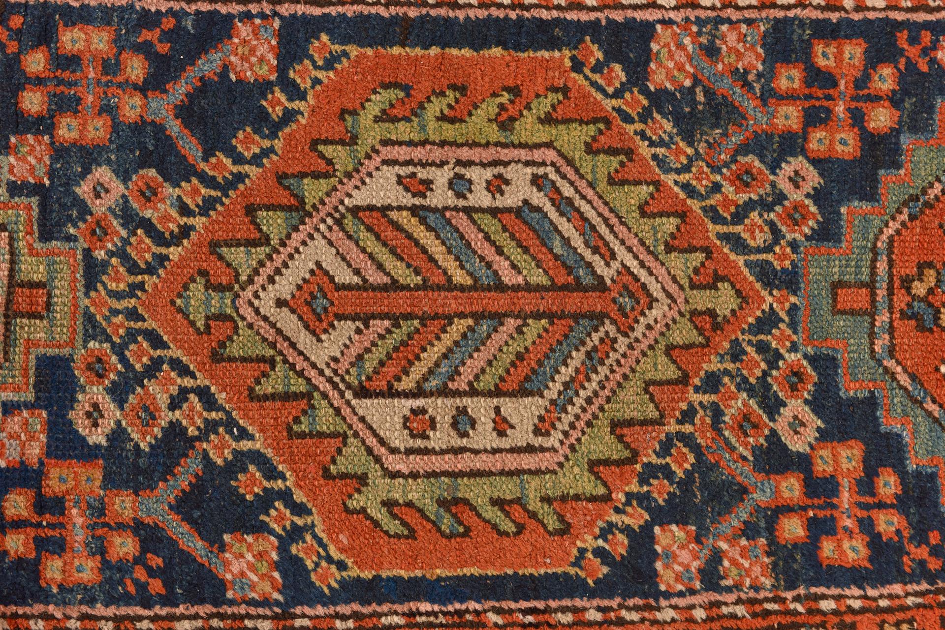 Tapis de couloir oriental vintage en vente 1