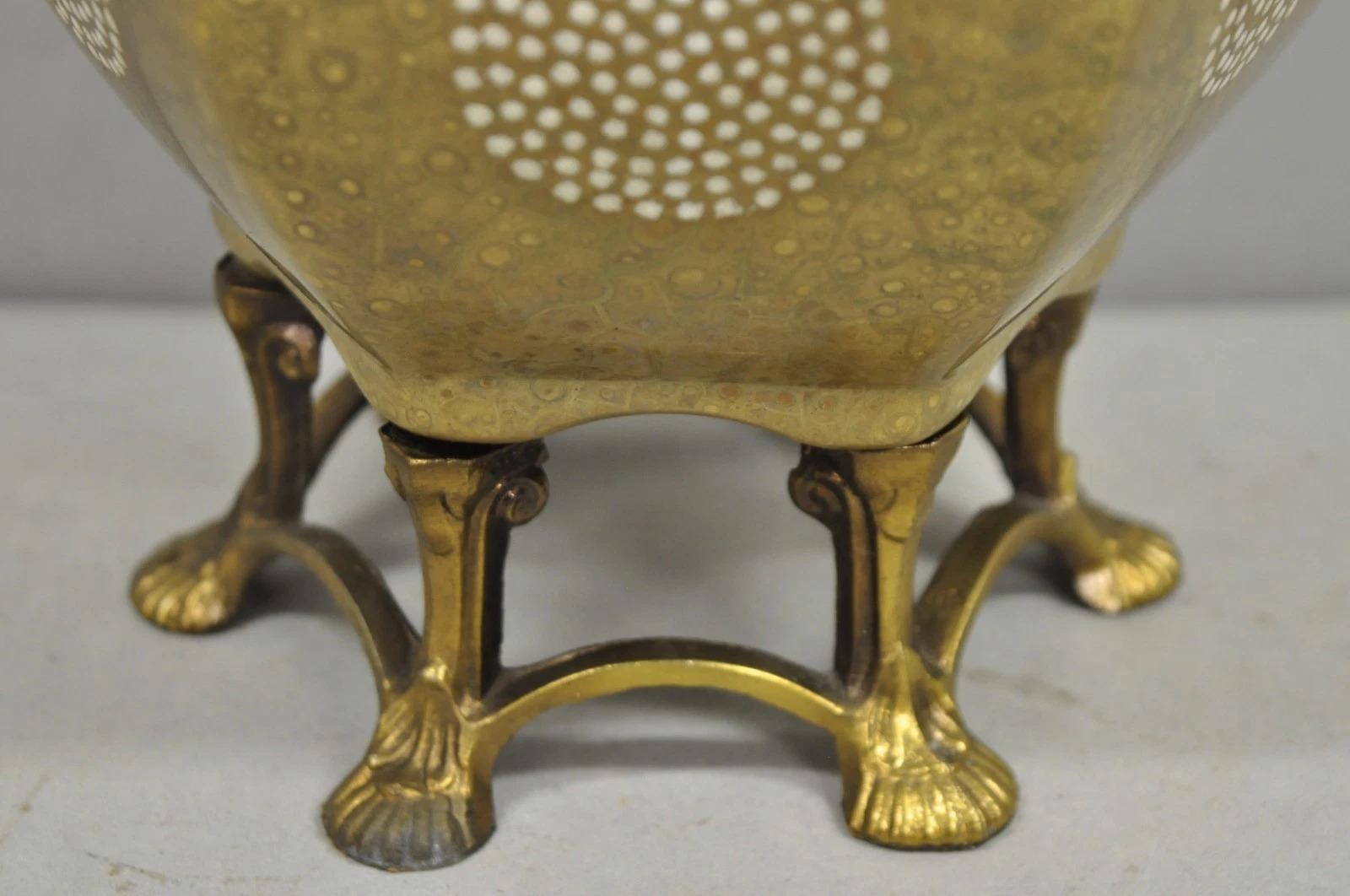 Vintage Oriental Small Porcelain Gold Oil Drop Painted Boudoir Table Lamp In Good Condition For Sale In Philadelphia, PA