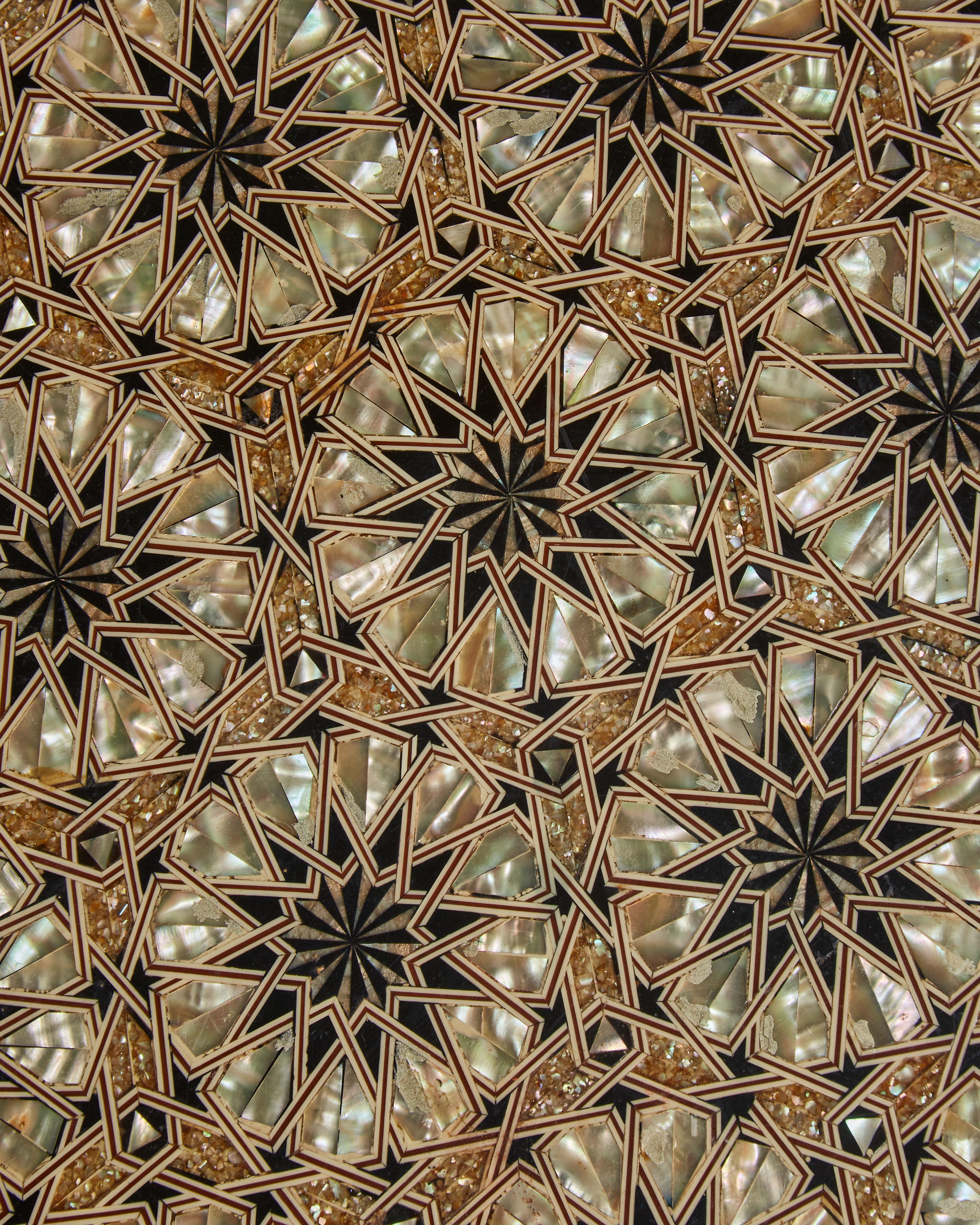 Pedestal Orientale Vintage A Precio De Coste Nácar en venta
